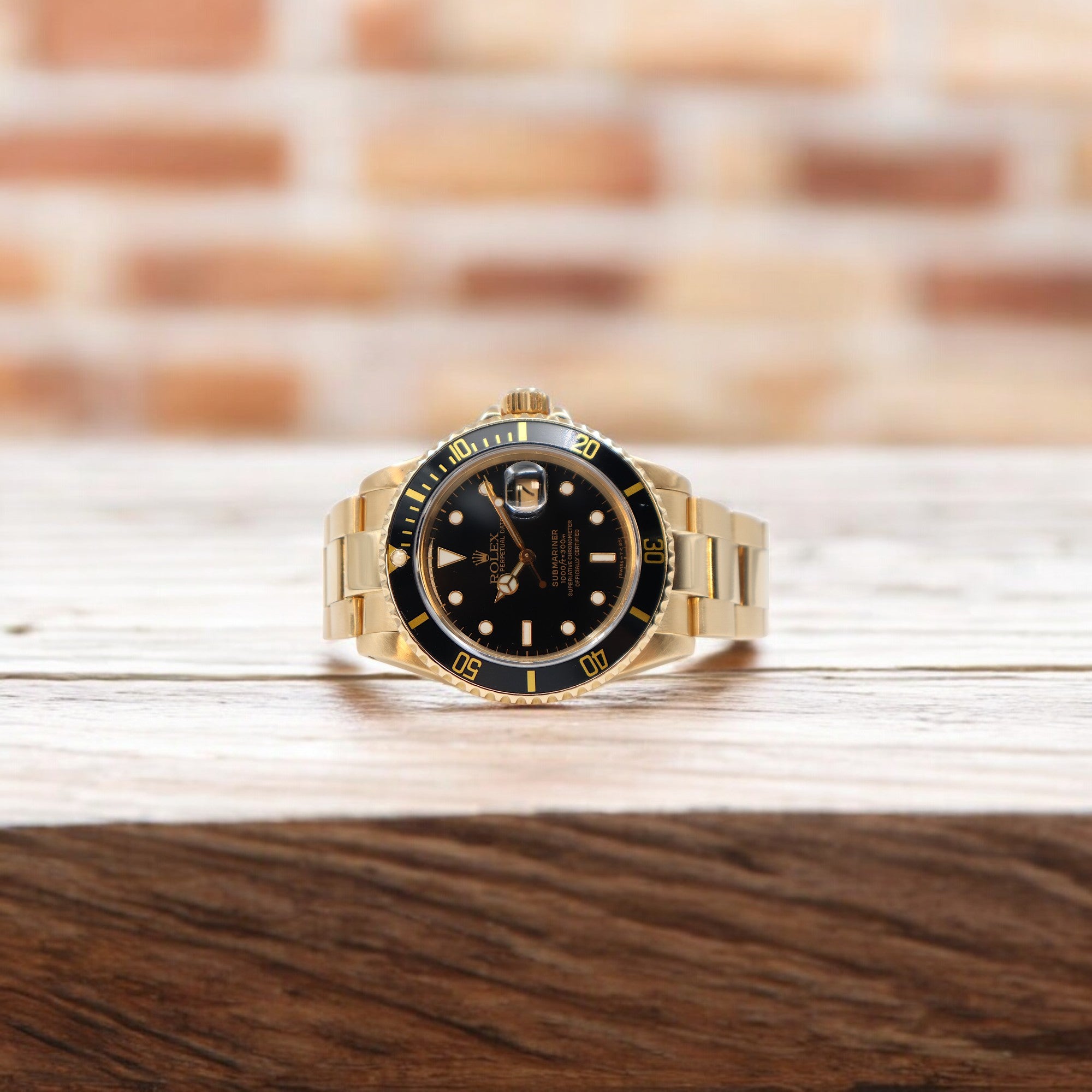 Rolex - Submariner - 16618 - Black Dial - Gold - 2008