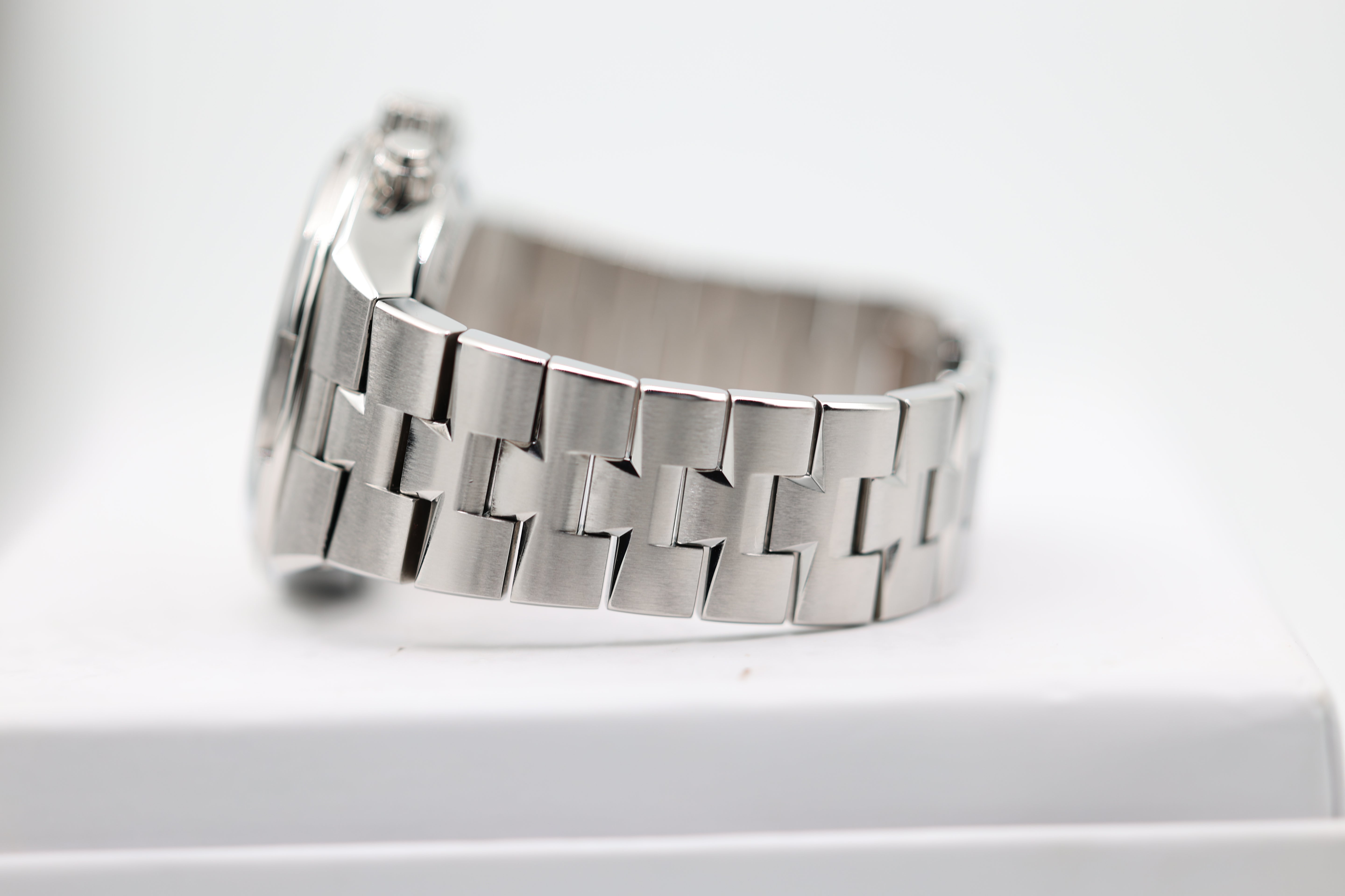 Vacheron Constantin - Overseas - 5500V/110A-B481 - Black Dial -2022