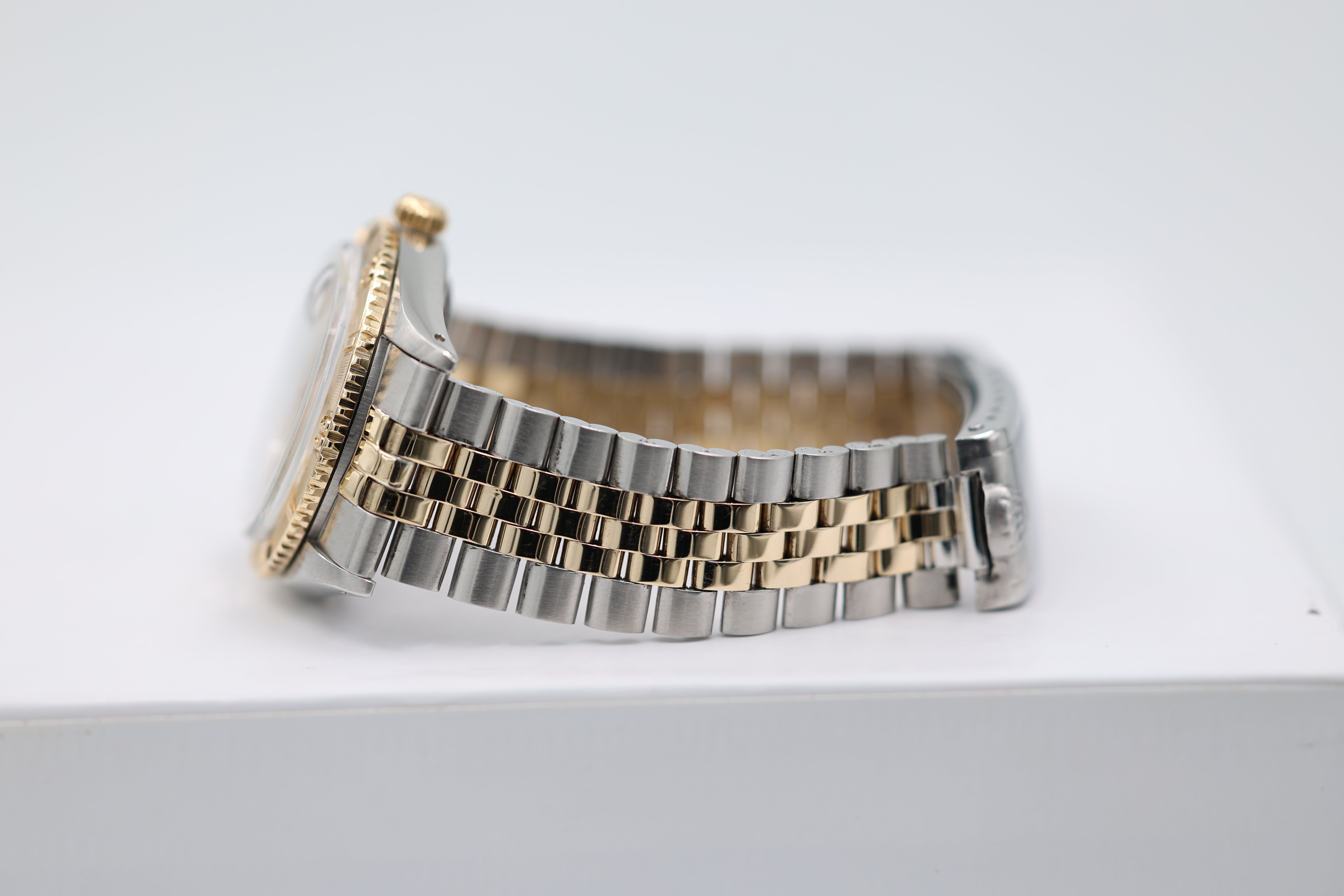 Rolex - Datejust - Turn-O-Graph Sunburst Silver Dial - 1625 - 1969