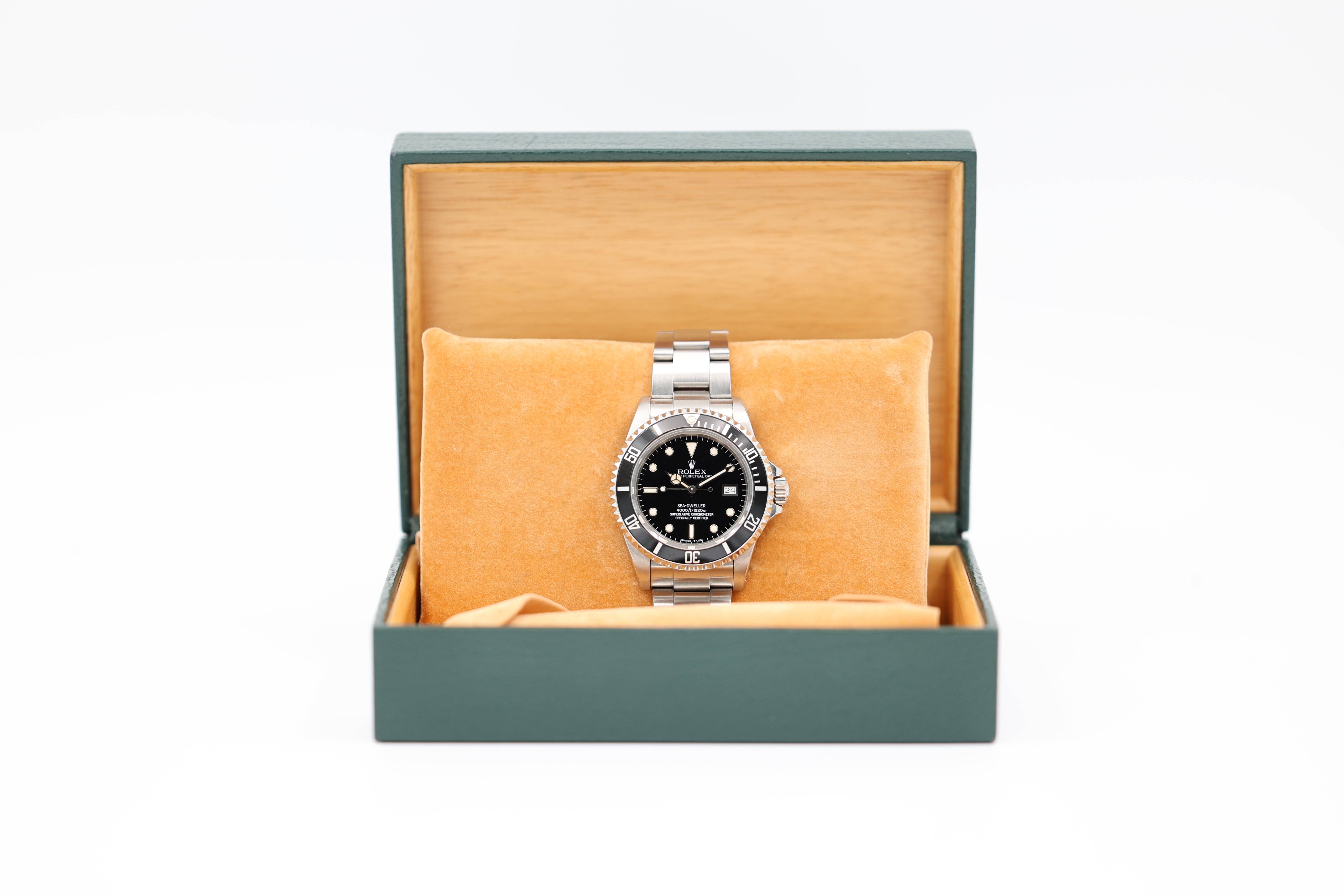 Rolex - Sea-Dweller - Black Dial - 16660 - 1984