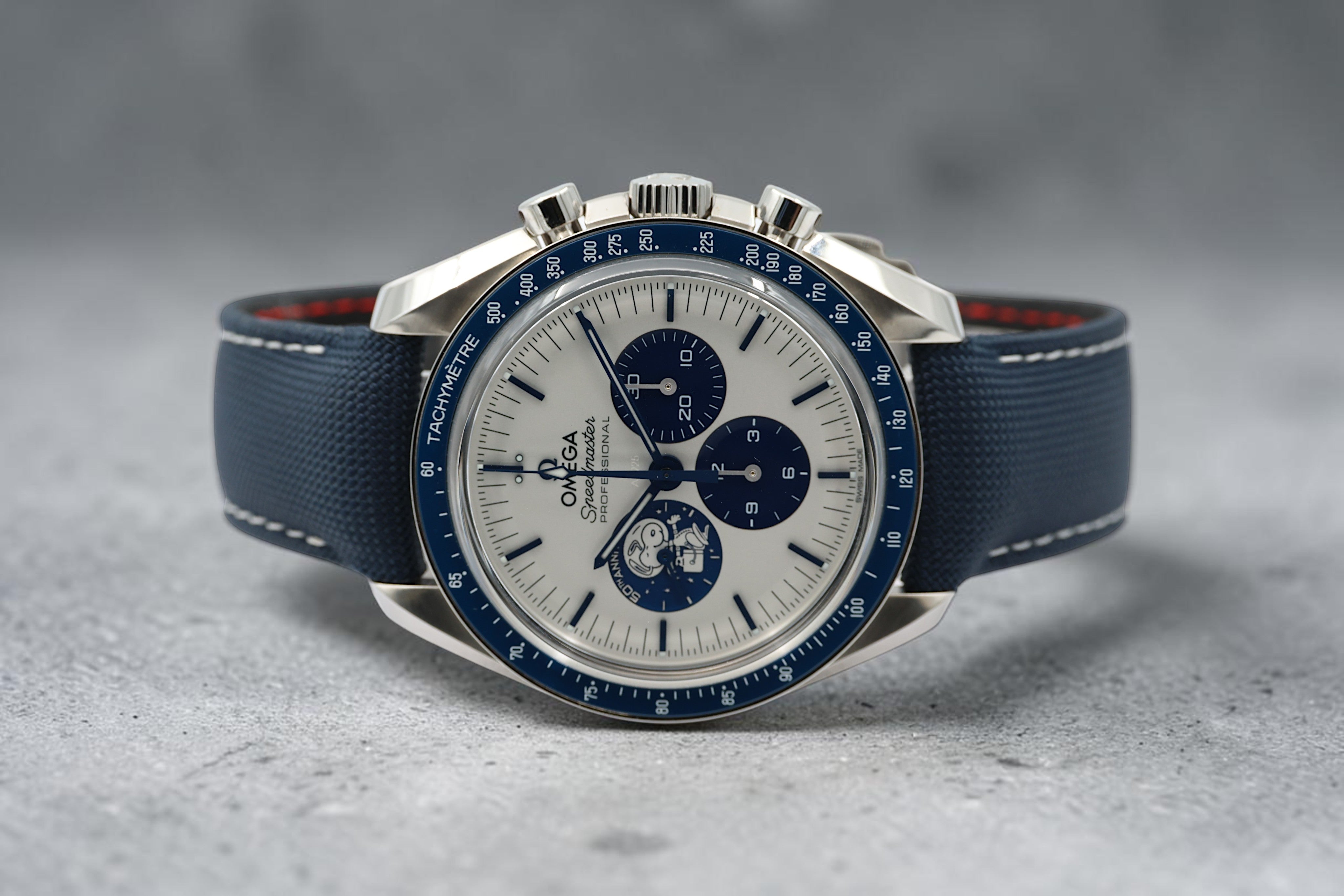 Omega - Speedmaster β Snoopy β 310.32.42.50.02.001 β 2023