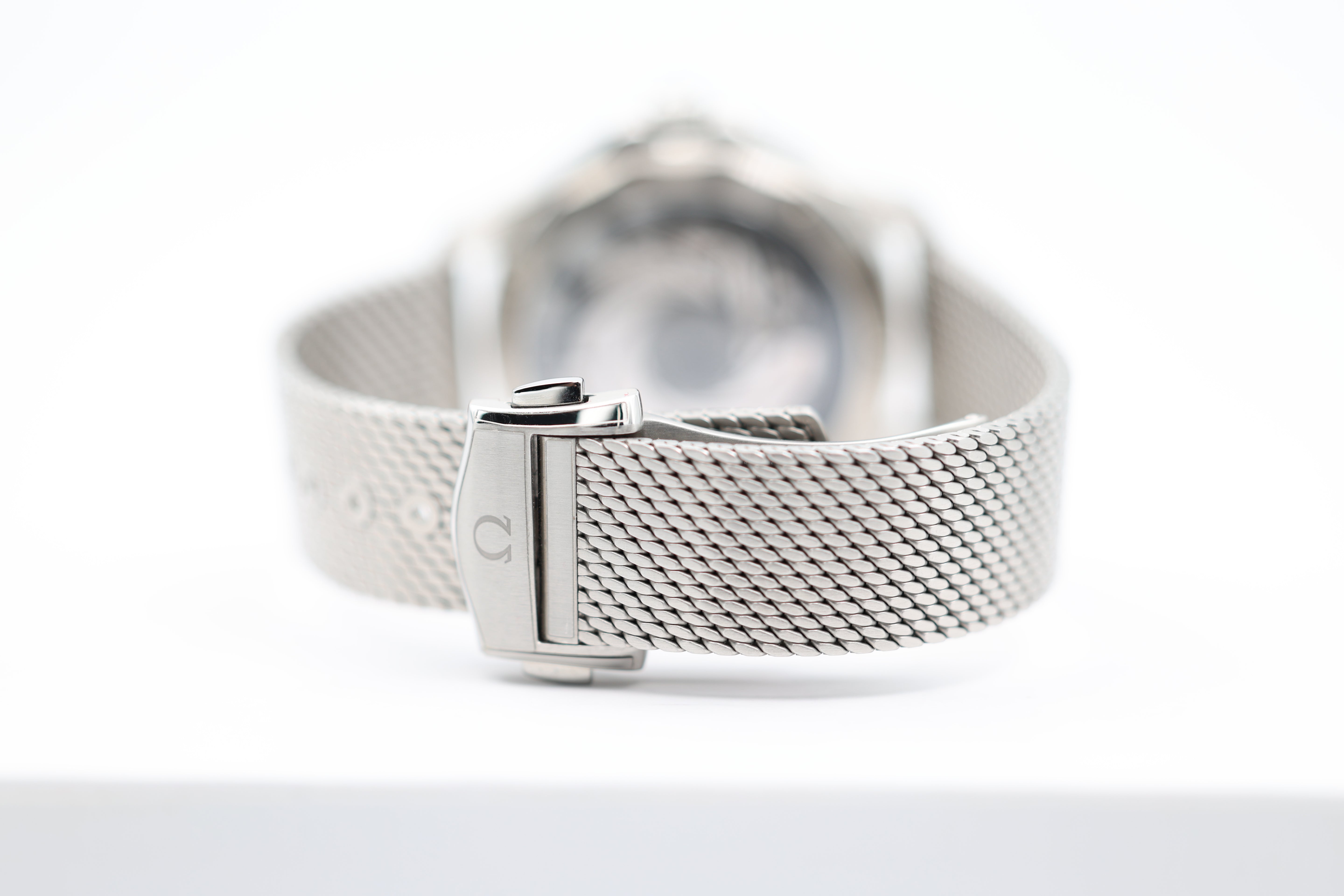 Omega - Seamaster Diver 300 - "James Bond 60th Anniversary" - 210.30.42.20.03.002 - 2025