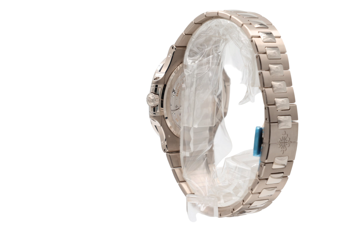 Patek Philippe - Nautilus – Blue – 5740/1G-001 – 2024