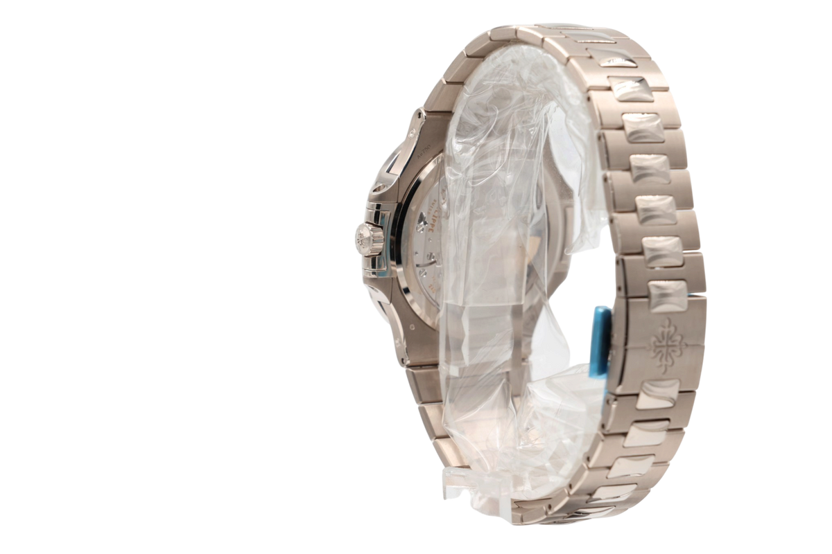 Patek Philippe - Nautilus – Blue – 5740/1G-001 – 2024