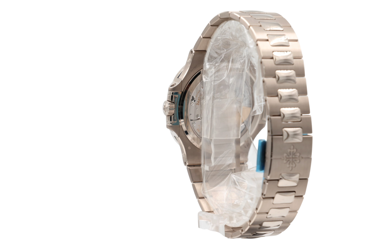 Patek Philippe - Nautilus – Blue – 5740/1G-001 – 2024
