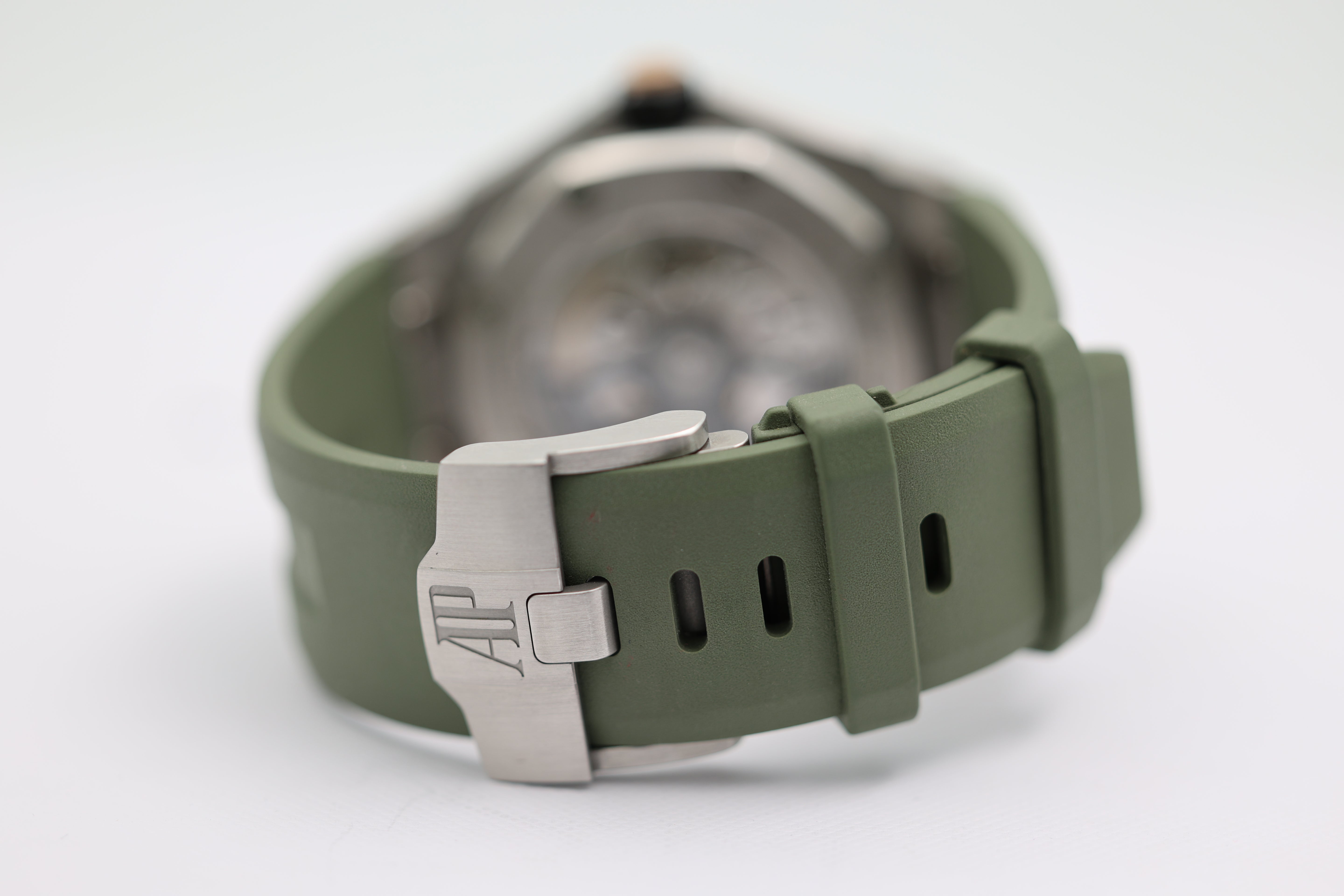 Audemars Piguet - Royal Oak Diver - Green Dial - 15720ST - 2023