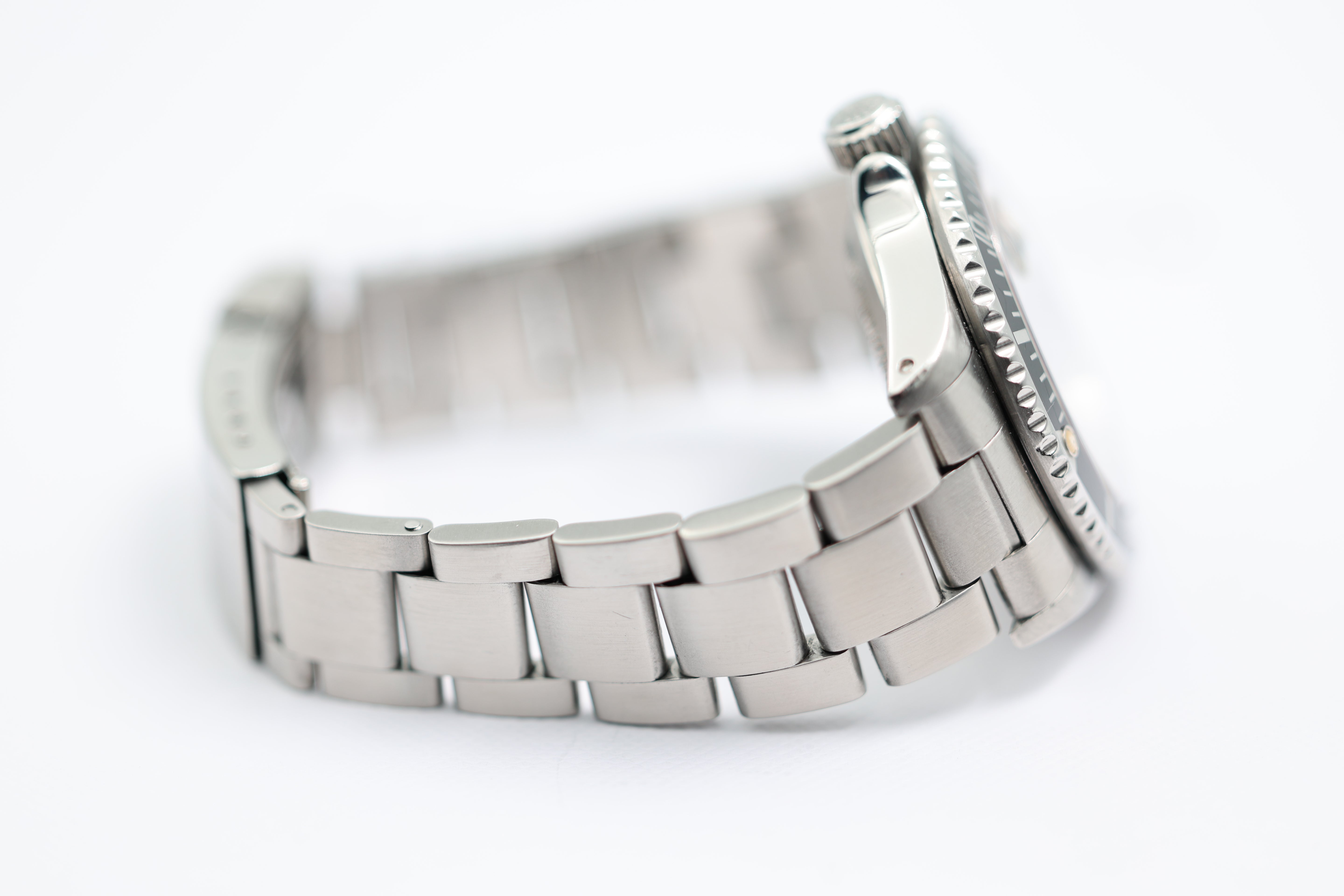 Rolex - Submariner Date - Black Dial - 16610 - 1999