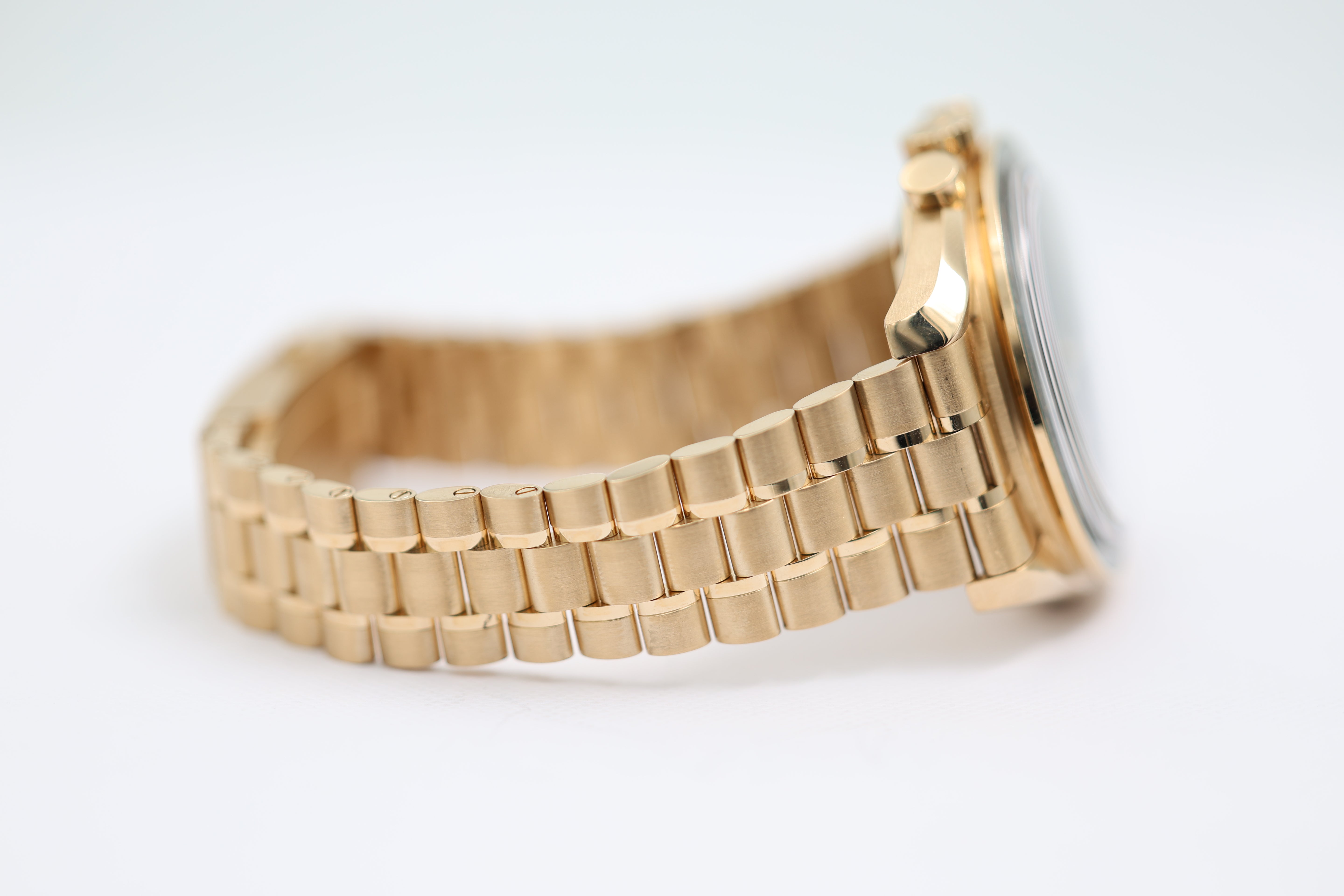 Omega - Speedmaster - Green Dial - 310.60.42.50.10.001 - 2023