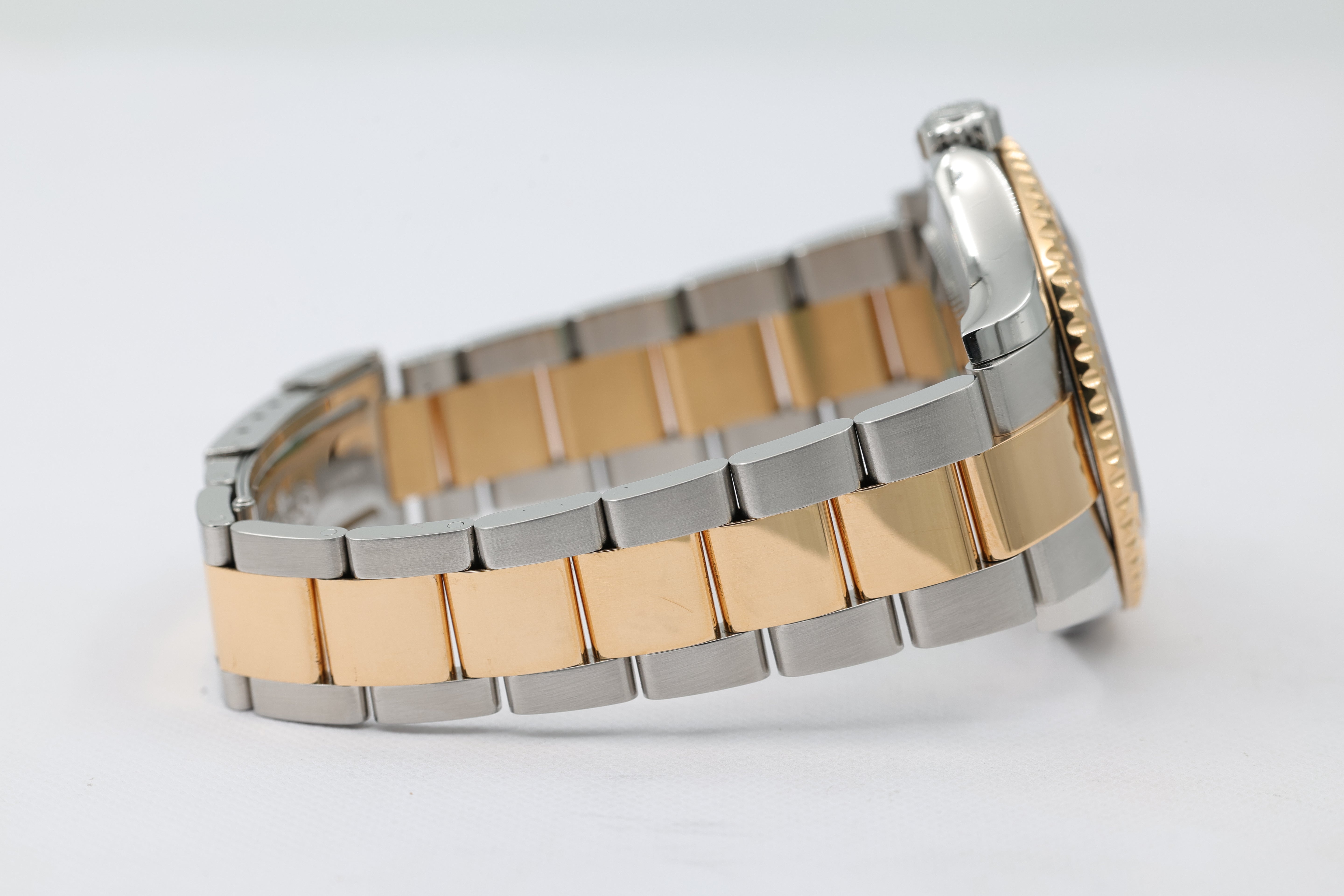 Rolex – Yacht-Master – Mother of Pearl and Diamond Markers – 16623NGS – 2006