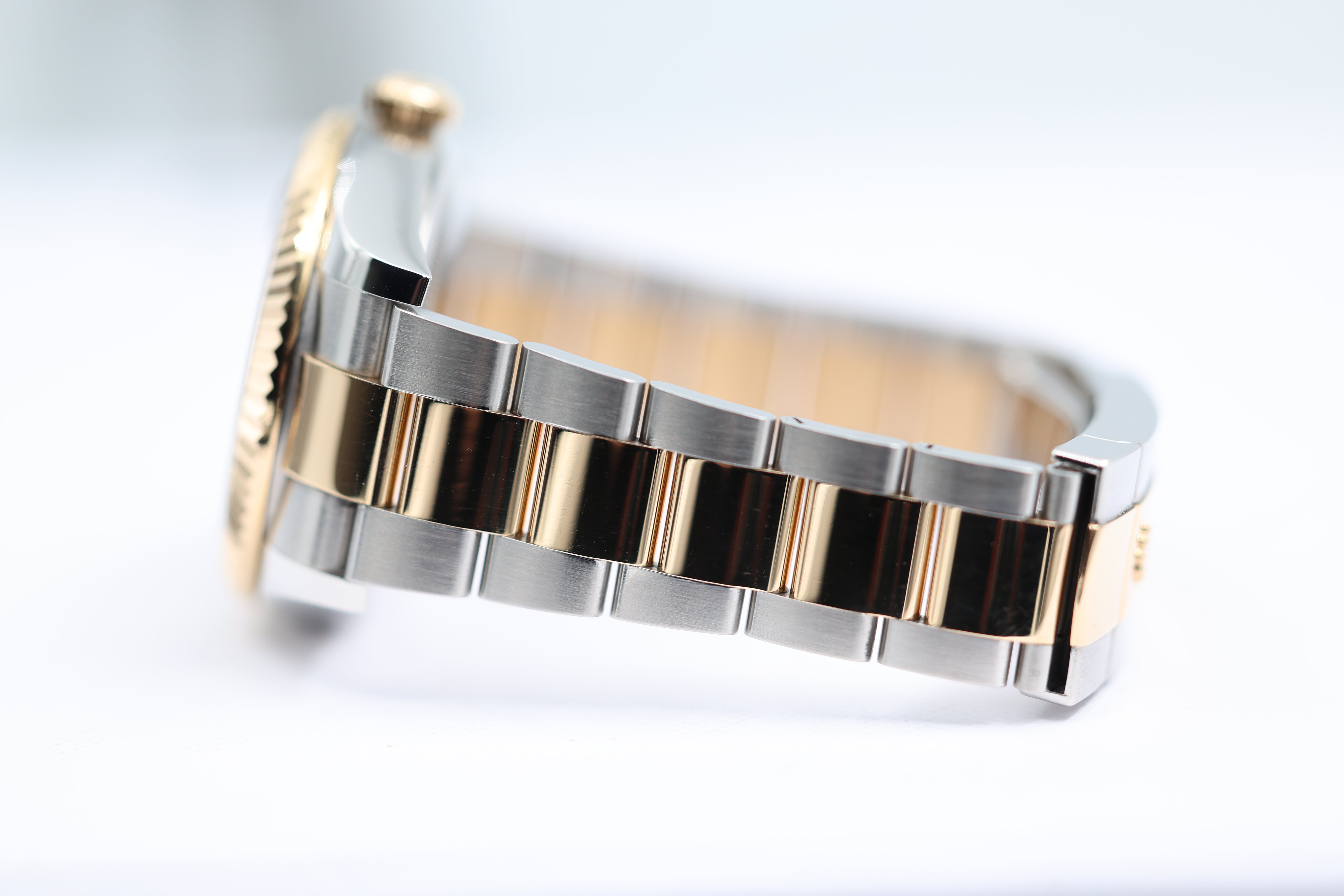 Rolex - Sky-Dweller - Champagne Dial - 326933 - 2020