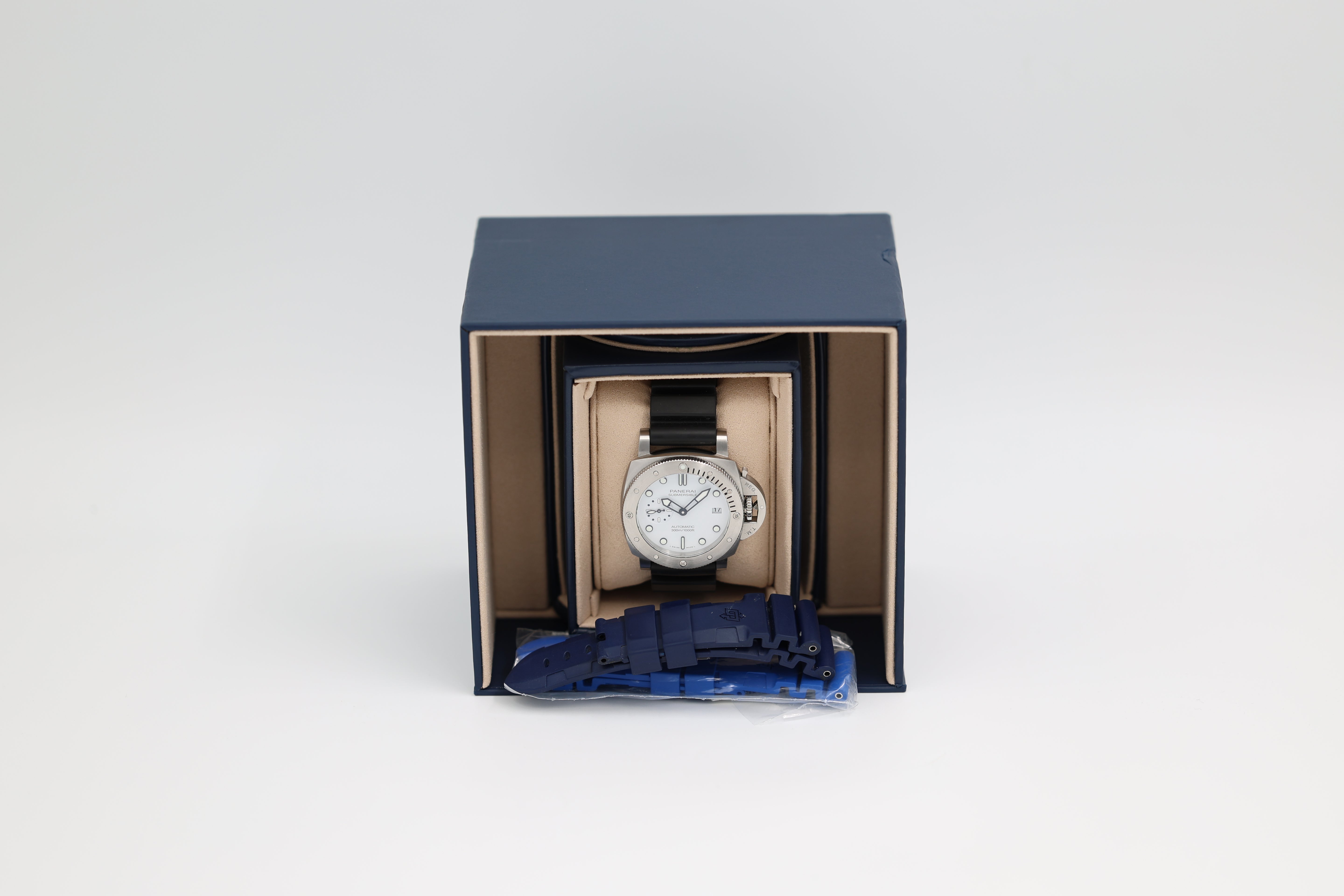 Panerai - Submersible - White Dial - PAM02223 - 2024