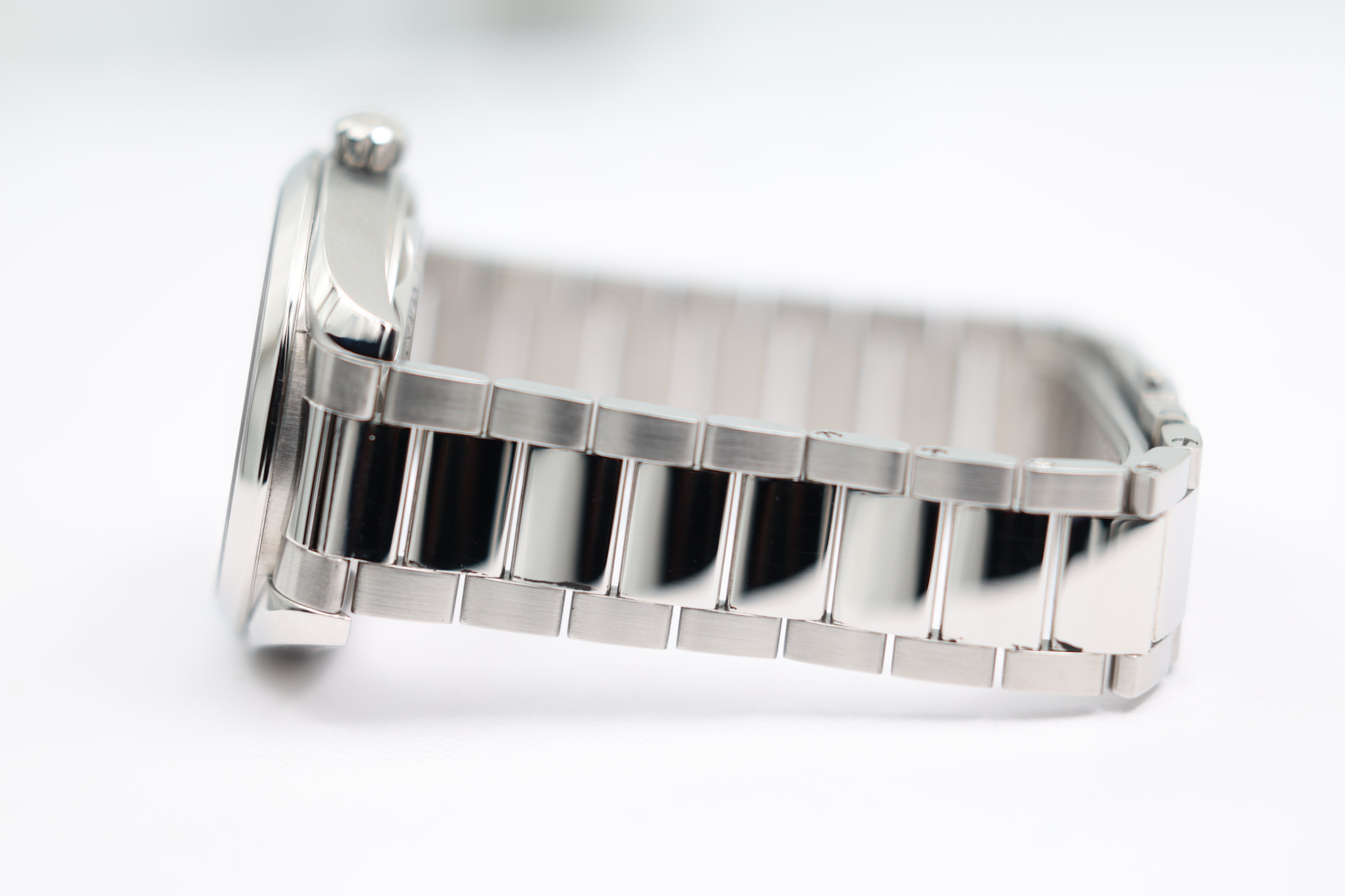 Omega - Seamaster Aqua Terra - Grey Dial - 220.10.41.21.06.001 - 2020