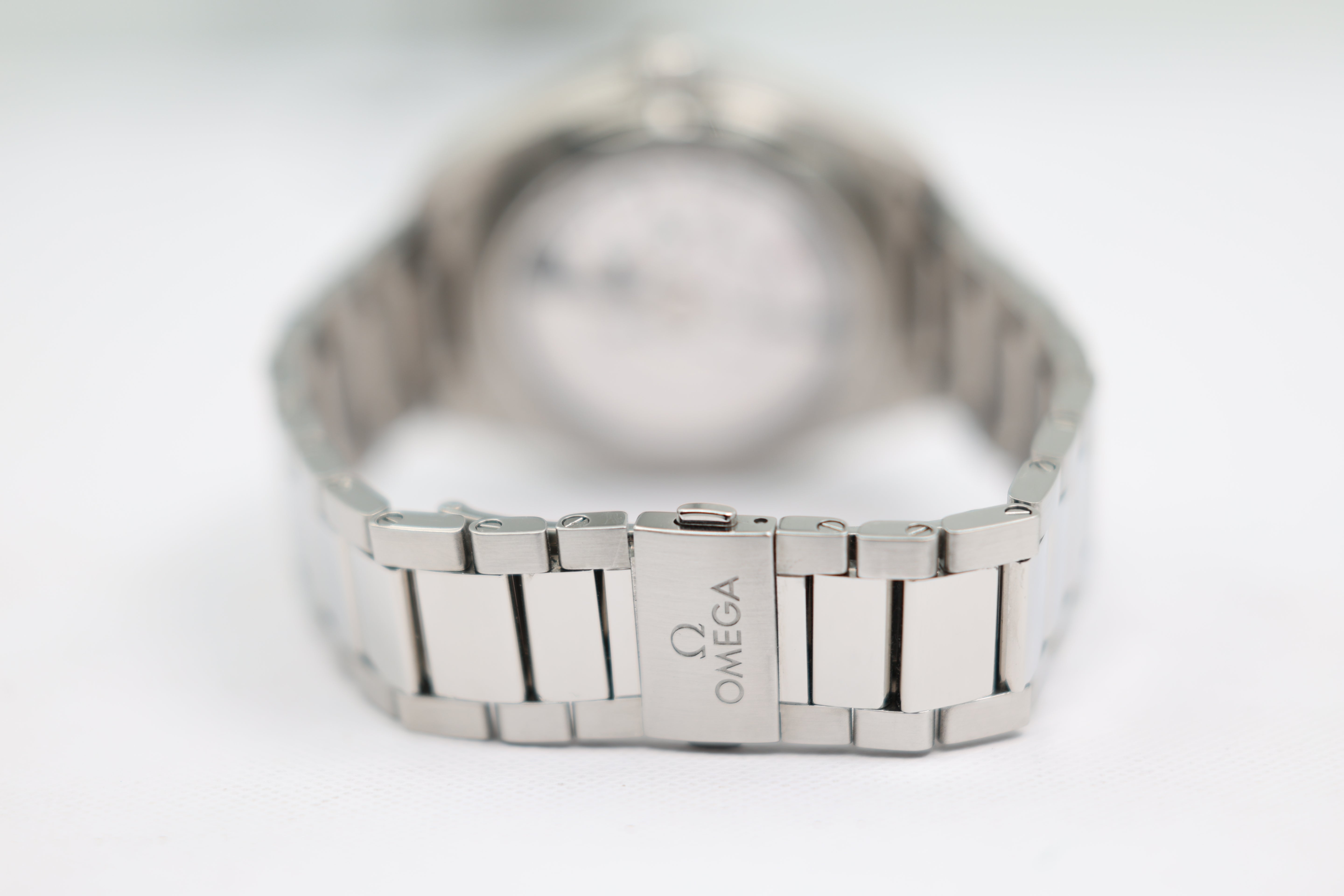 Omega - Seamaster Aqua Terra - Grey Dial - 220.10.41.21.06.001 - 2020