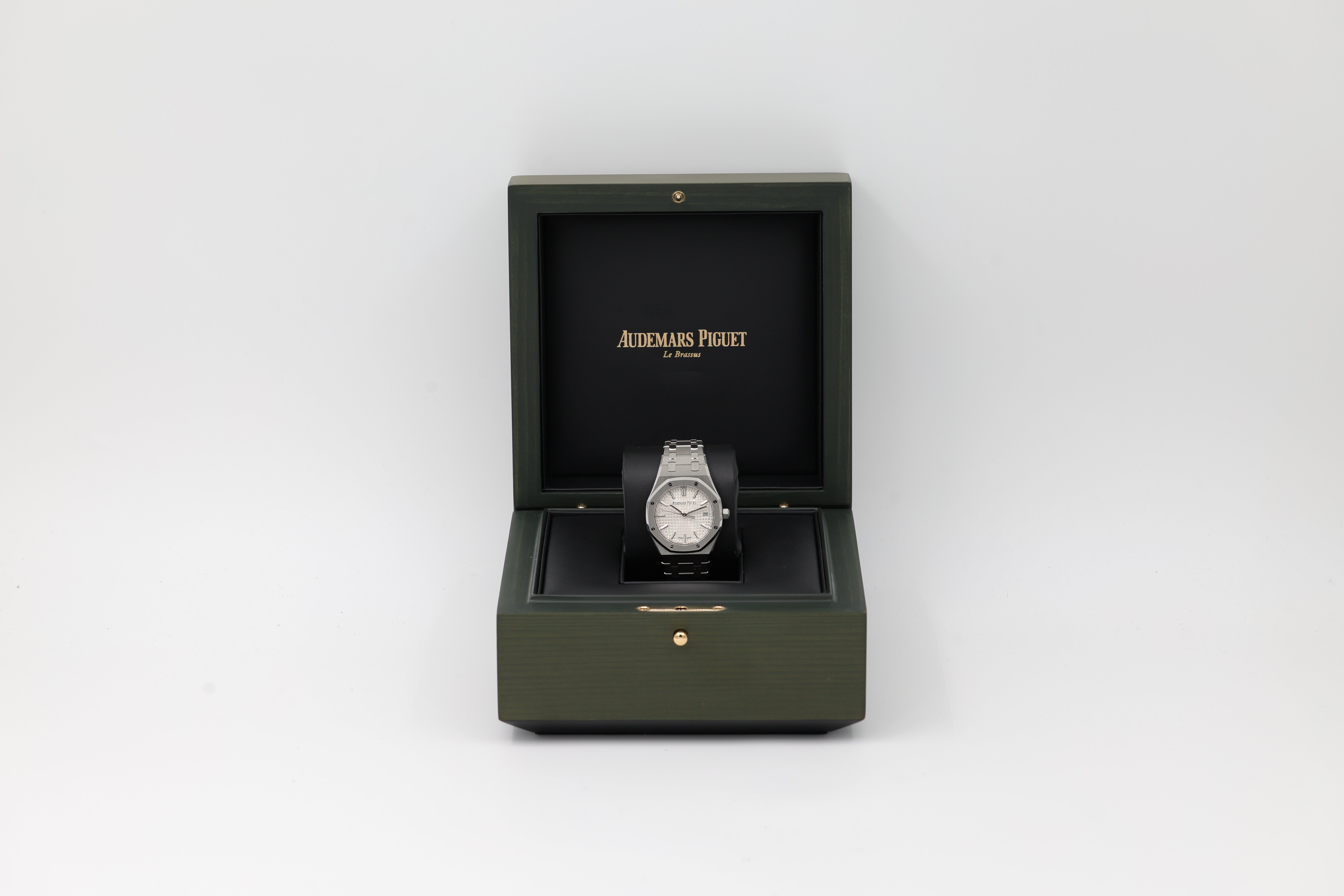 Audemars Piguet - Royal Oak - White Dial - 77450ST - 2023