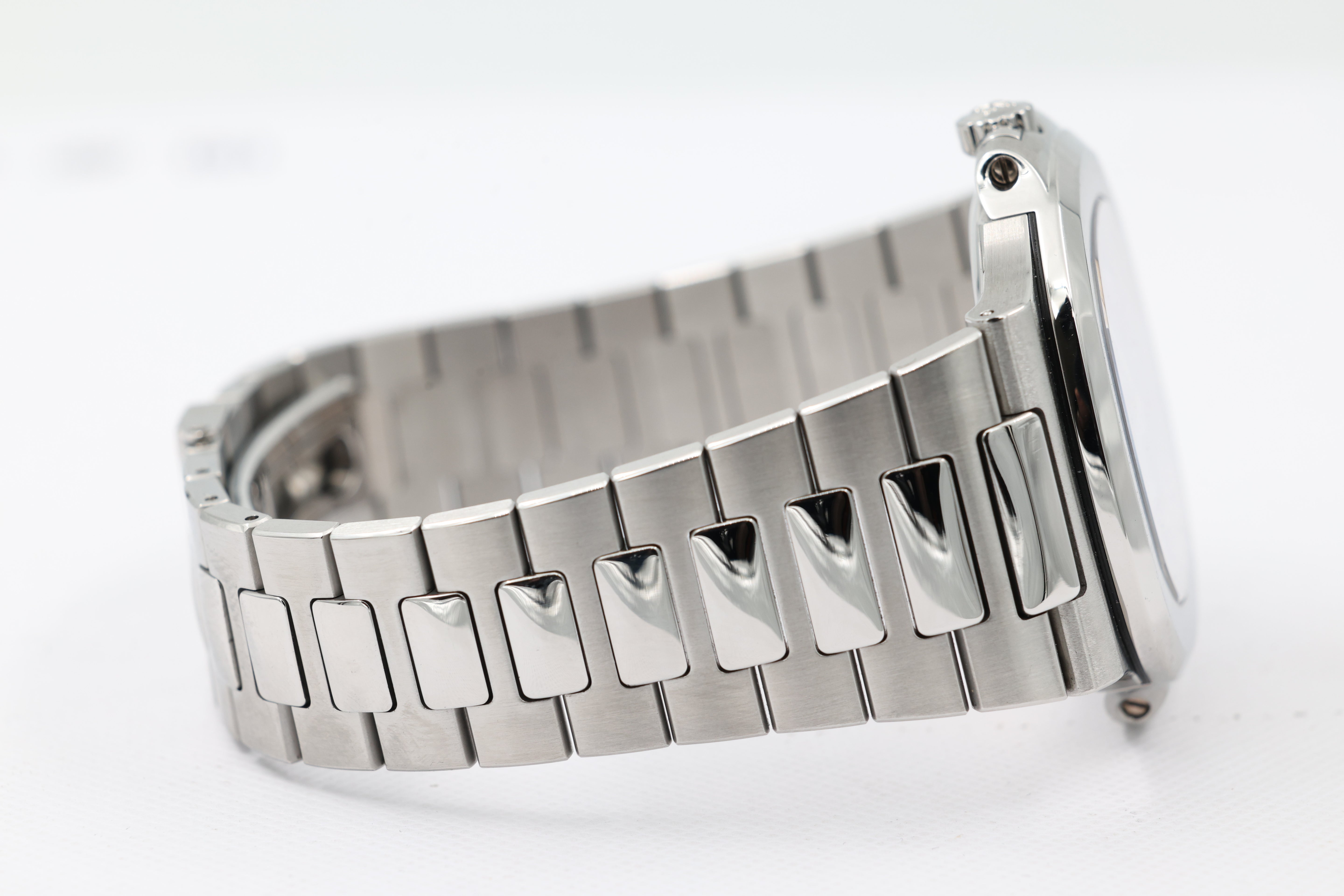 Patek Philippe - Nautilus - Blue Dial - 5712/1A-001 - 2022