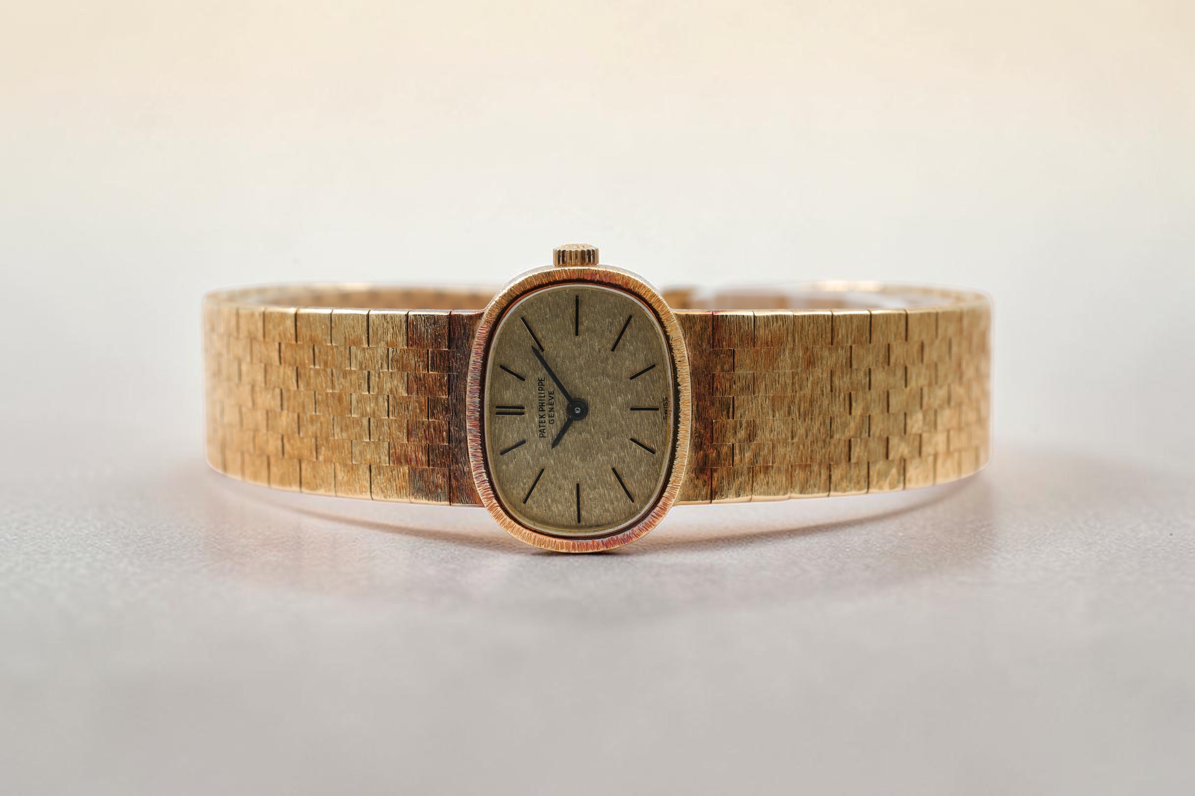 Patek Philippe - Ellipse β Champagne β 3373/1 β 1976