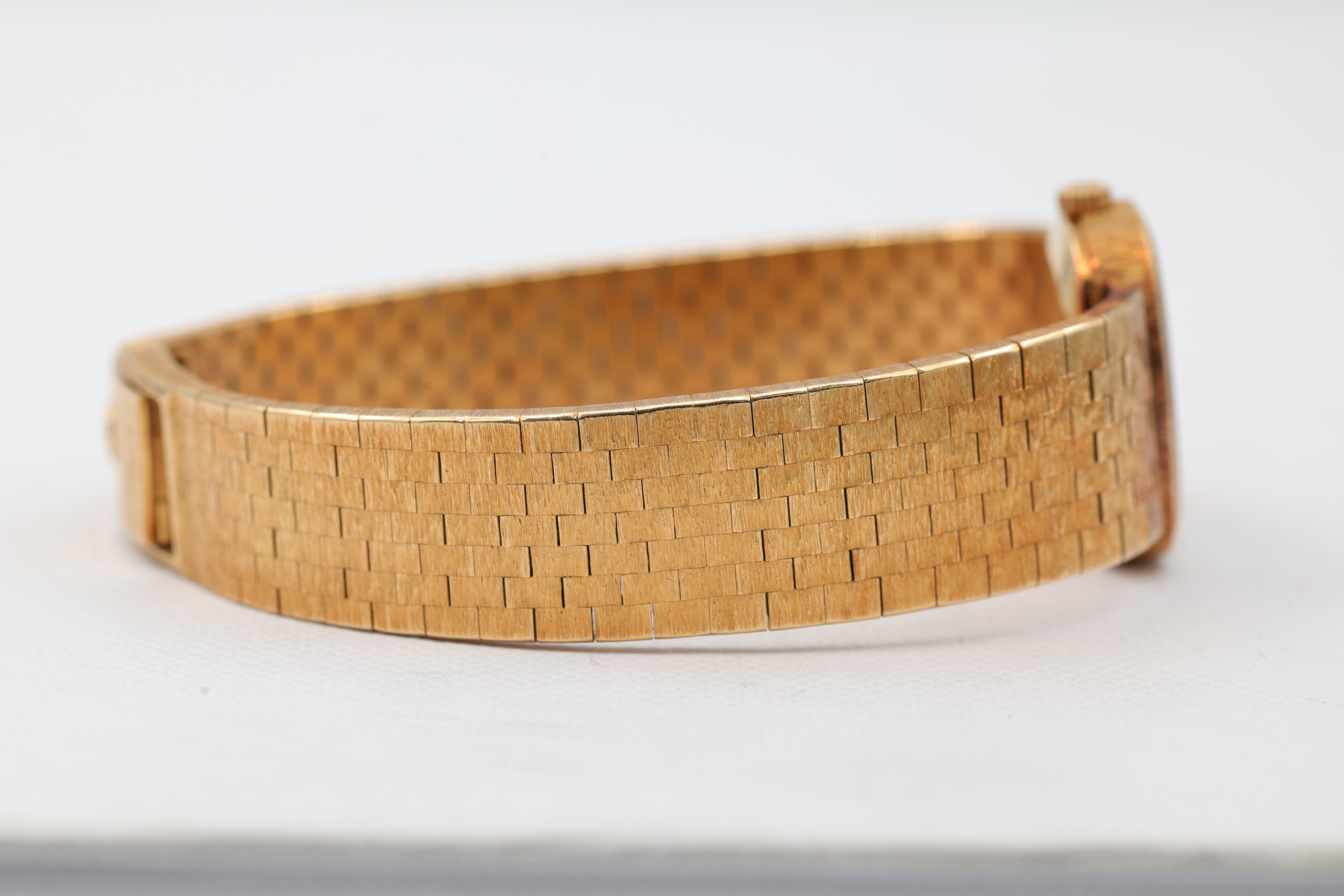 Patek Philippe - Ellipse – Champagne – 3373/1 – 1976