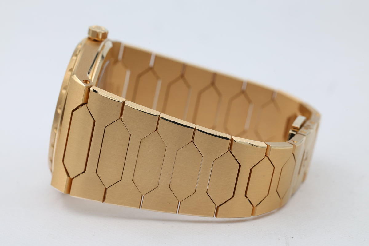 Vacheron Constantin - Historiques 222 – Gold – 4200H/222J-B935 – 2026