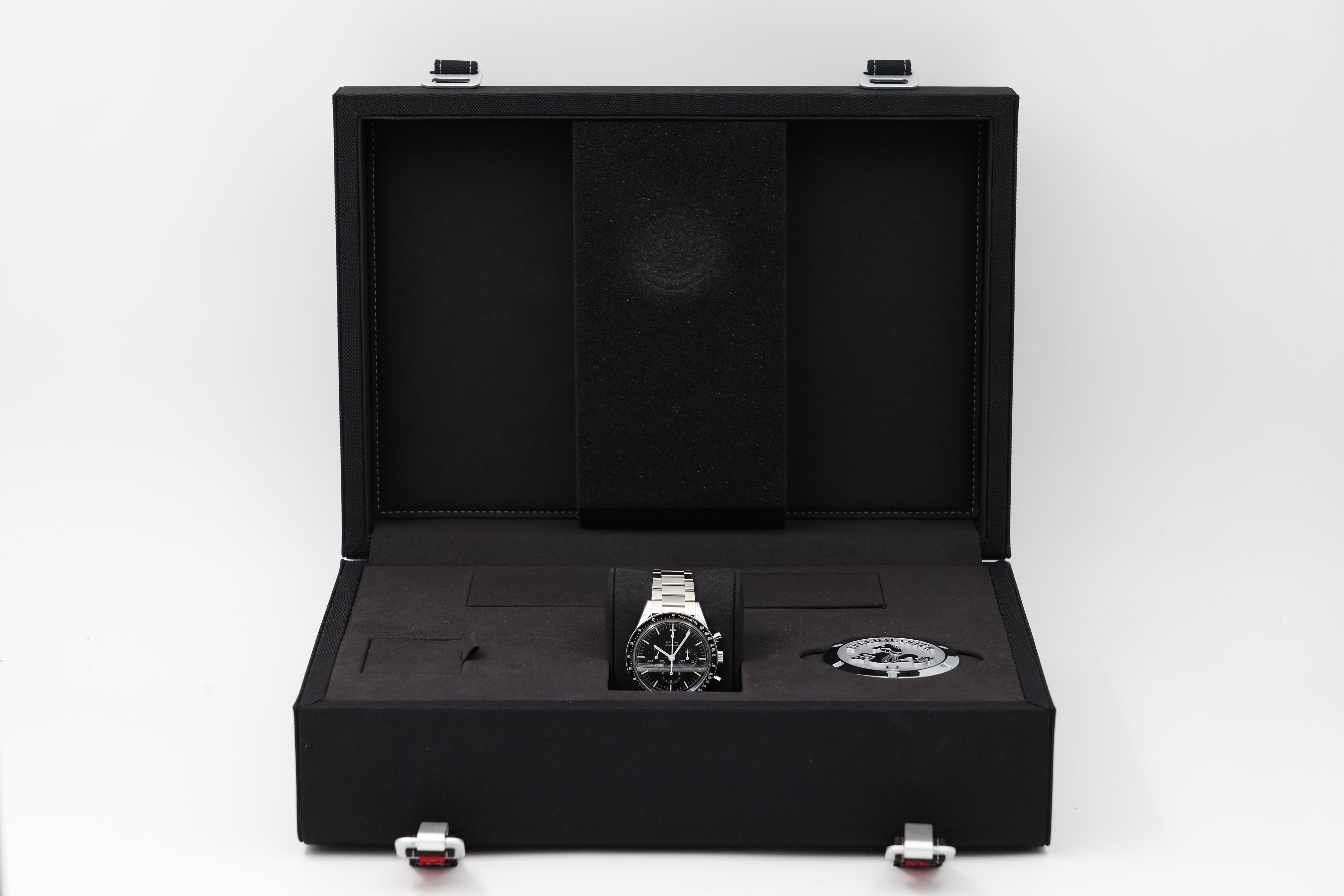 Omega - Speedmaster – "Ed White" – 311.30.40.30.01.001 – 2026