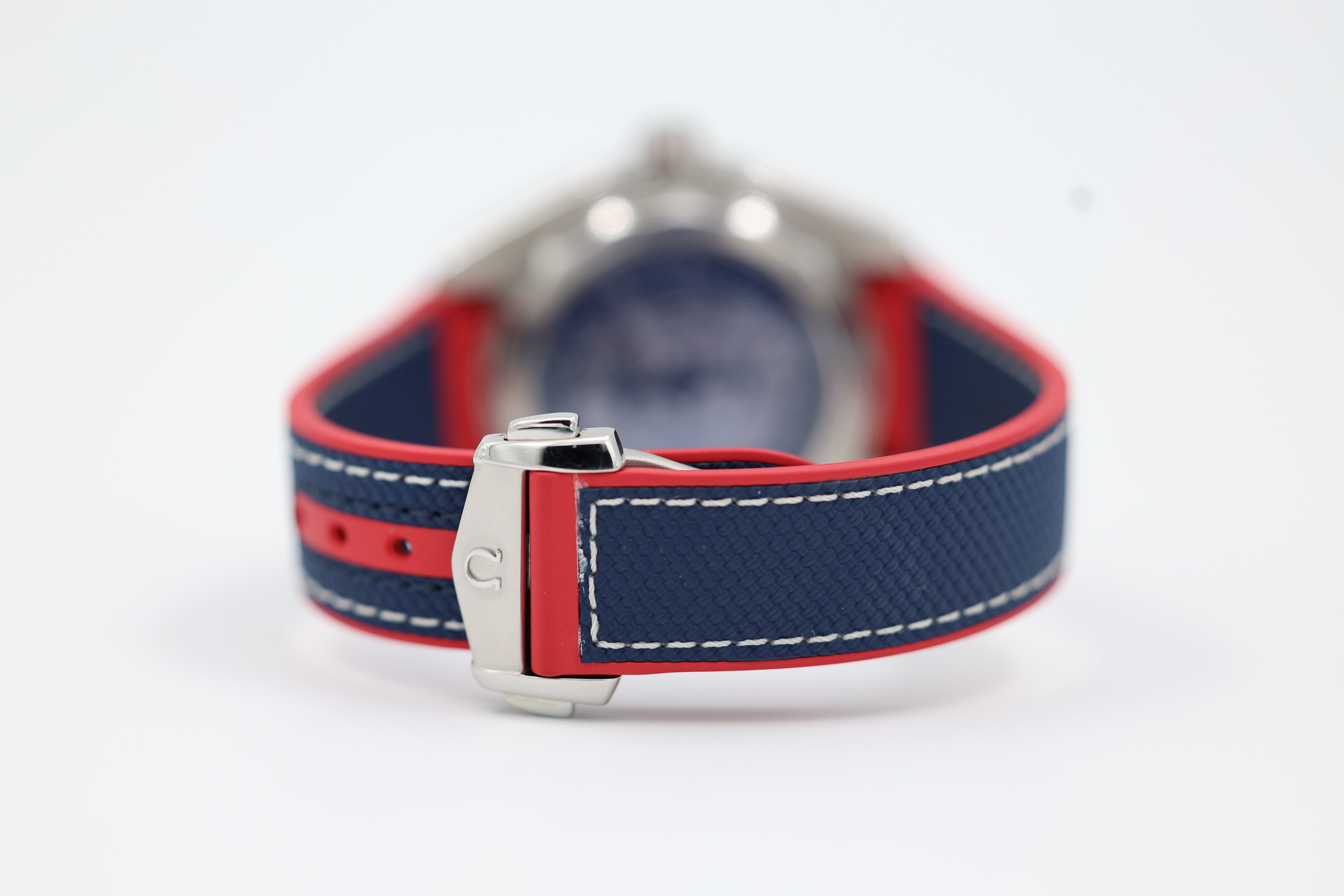 Omega - Seamaster Planet Ocean America's Cup - White Dial - 215.32.43.21.04.001 - 2020