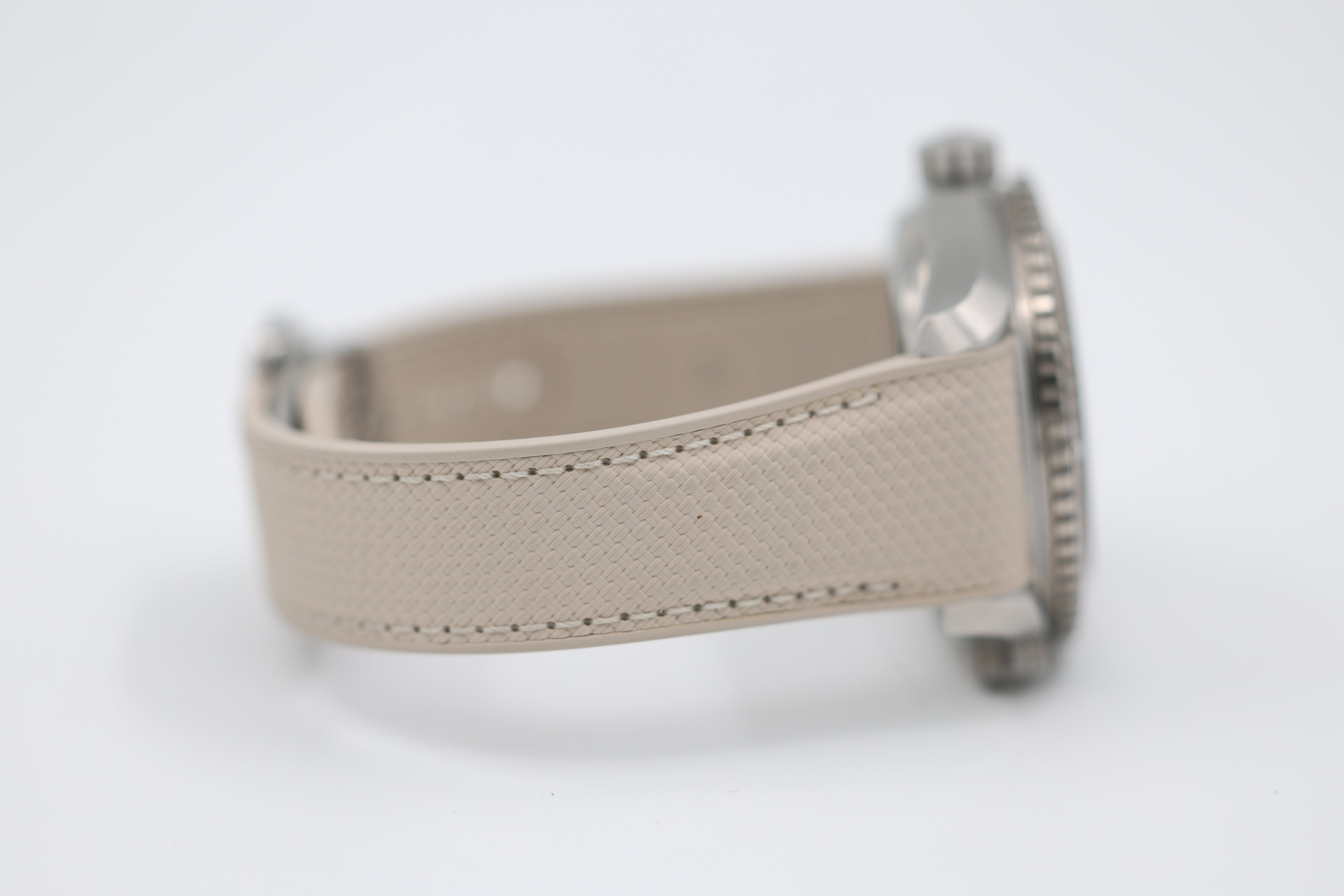 Omega - Seamaster Planet Ocean - Sand Dial - 215.32.44.21.09.001 - 2024