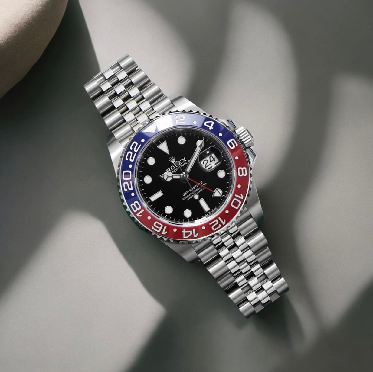 Rolex GMT-Master II 126710BLRO "Pepsi"