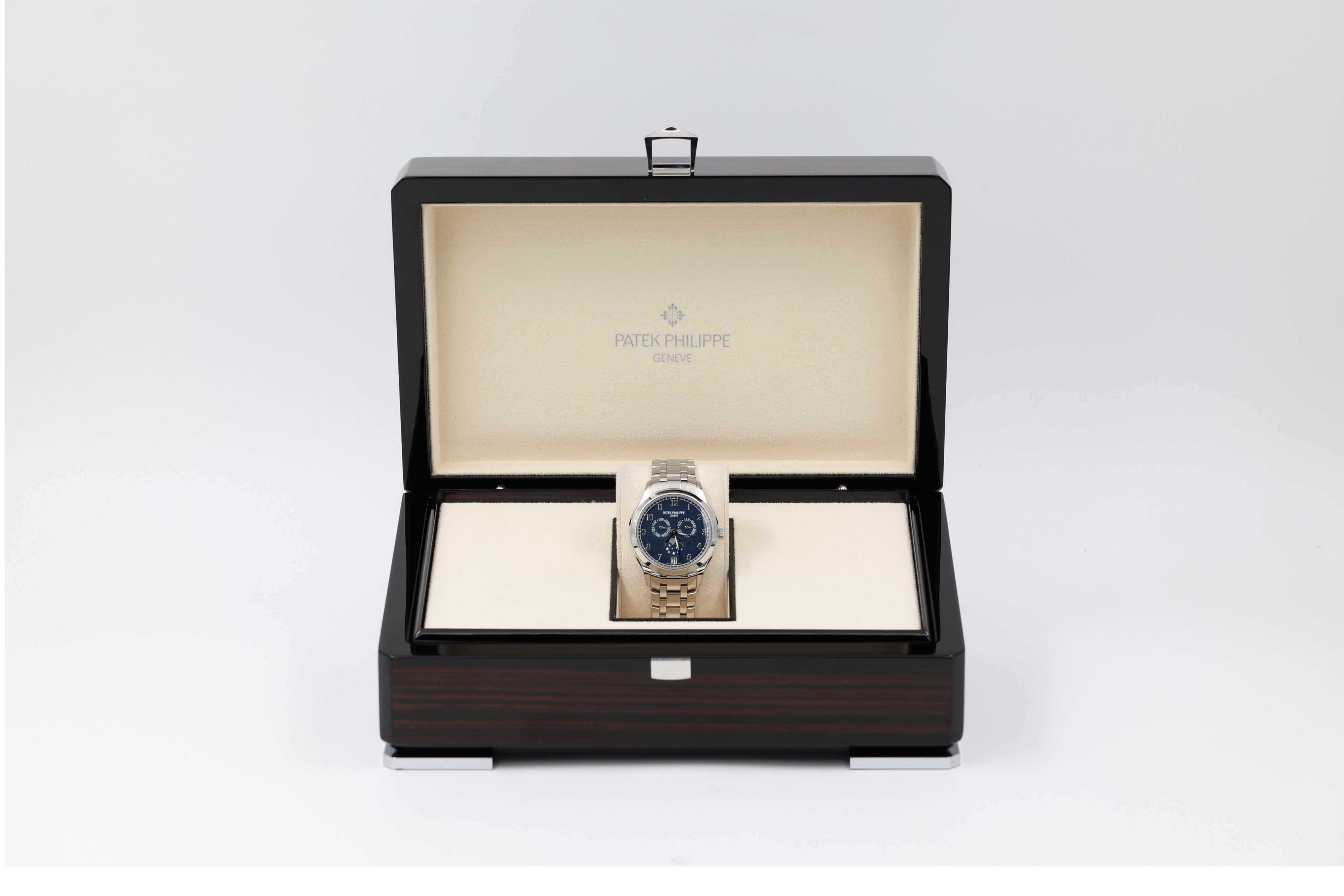 Patek Philippe - Annual Calendar - Blue Linen Dial - 4947/1A-001 - 2025