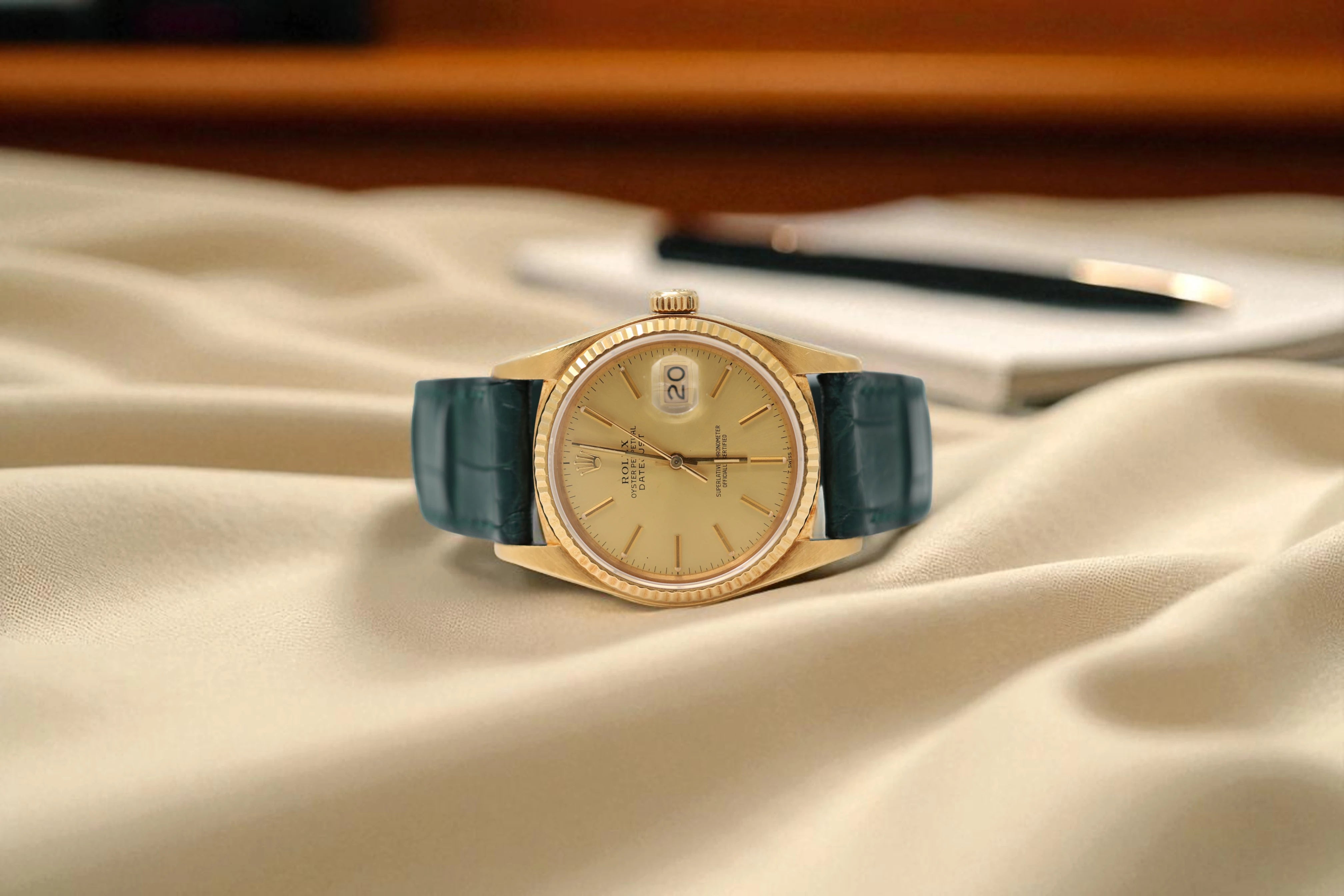 Rolex - Datejust - Gold Dial - 16018