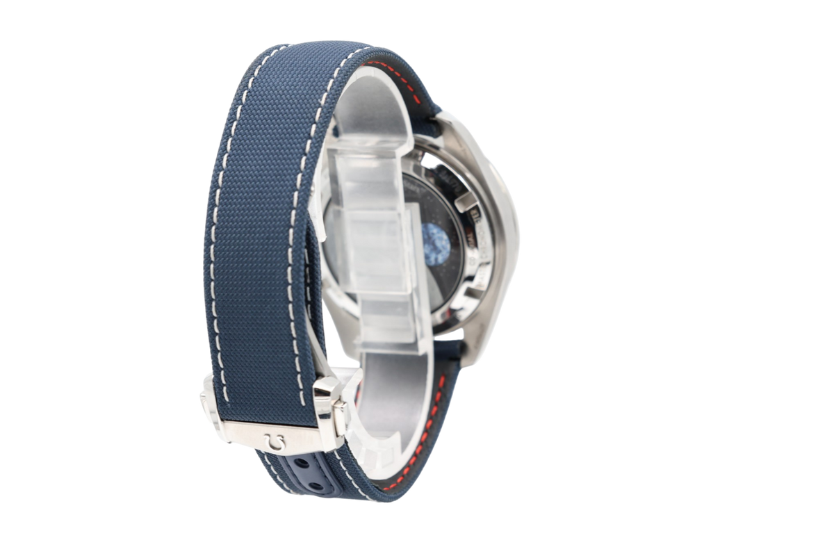 Omega - Speedmaster – Snoopy – 310.32.42.50.02.001 – 2023