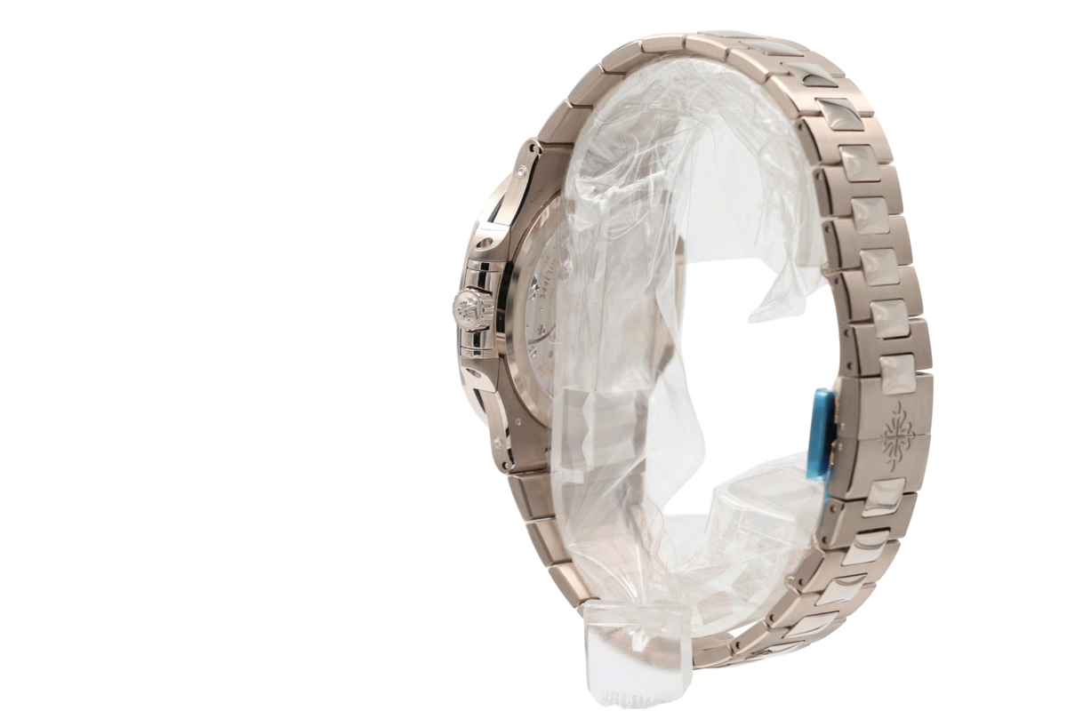 Patek Philippe - Nautilus – Blue – 5740/1G-001 – 2024