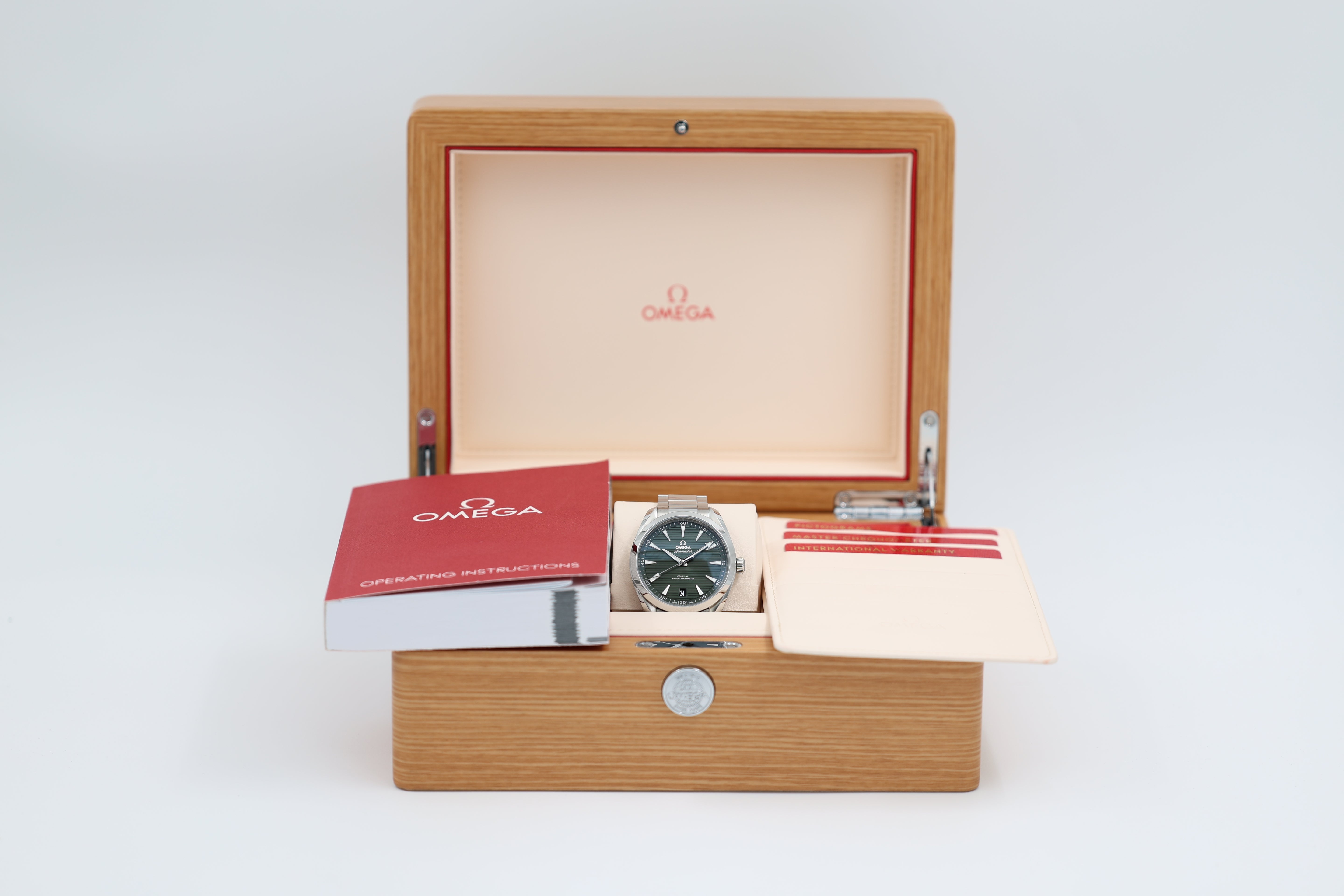 Omega - Seamaster Aqua Terra - Green Dial - 220.10.41.21.10.001 - 2025