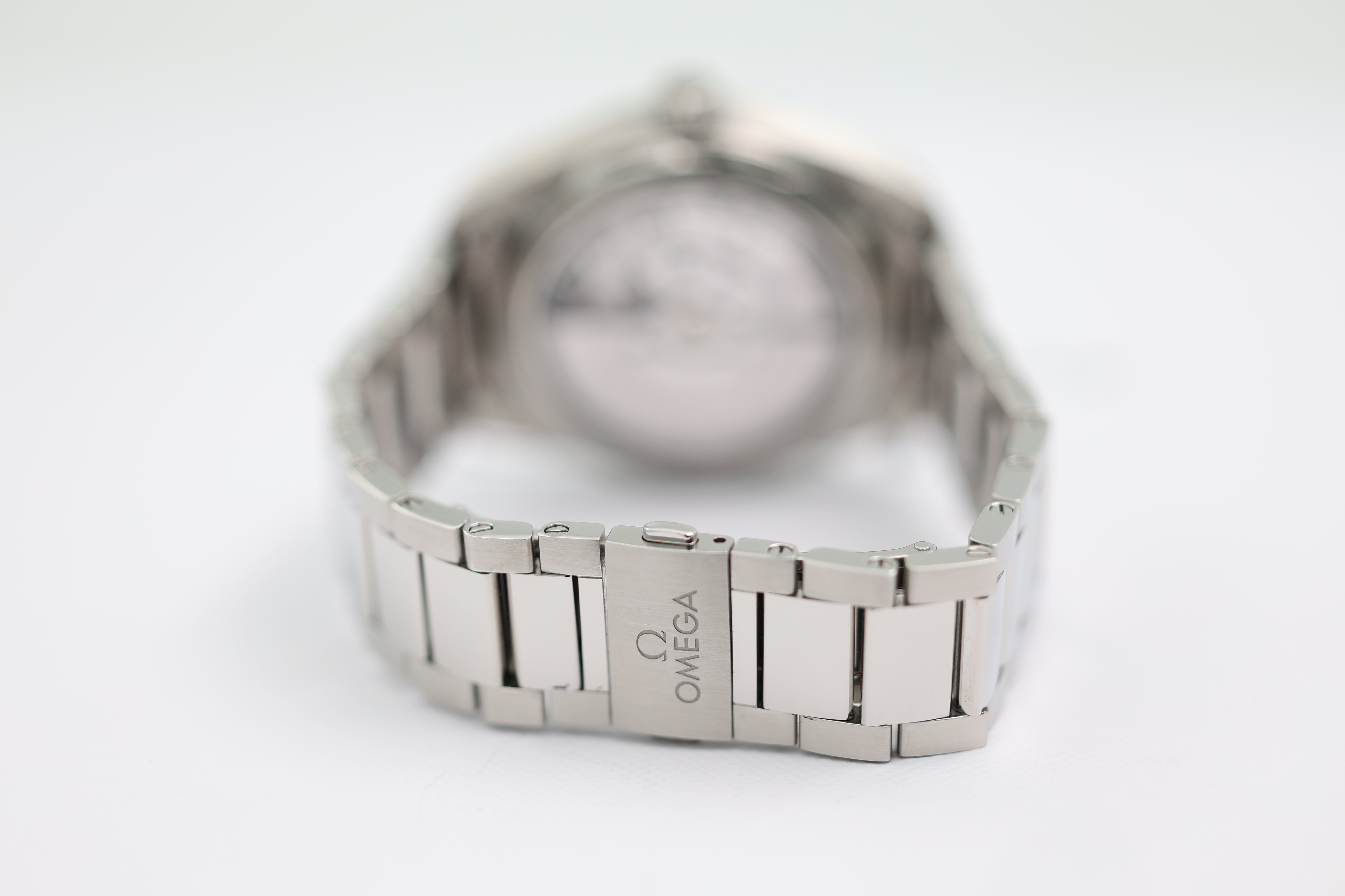 Omega - Seamaster Aqua Terra - Green Dial - 220.10.41.21.10.001 - 2025