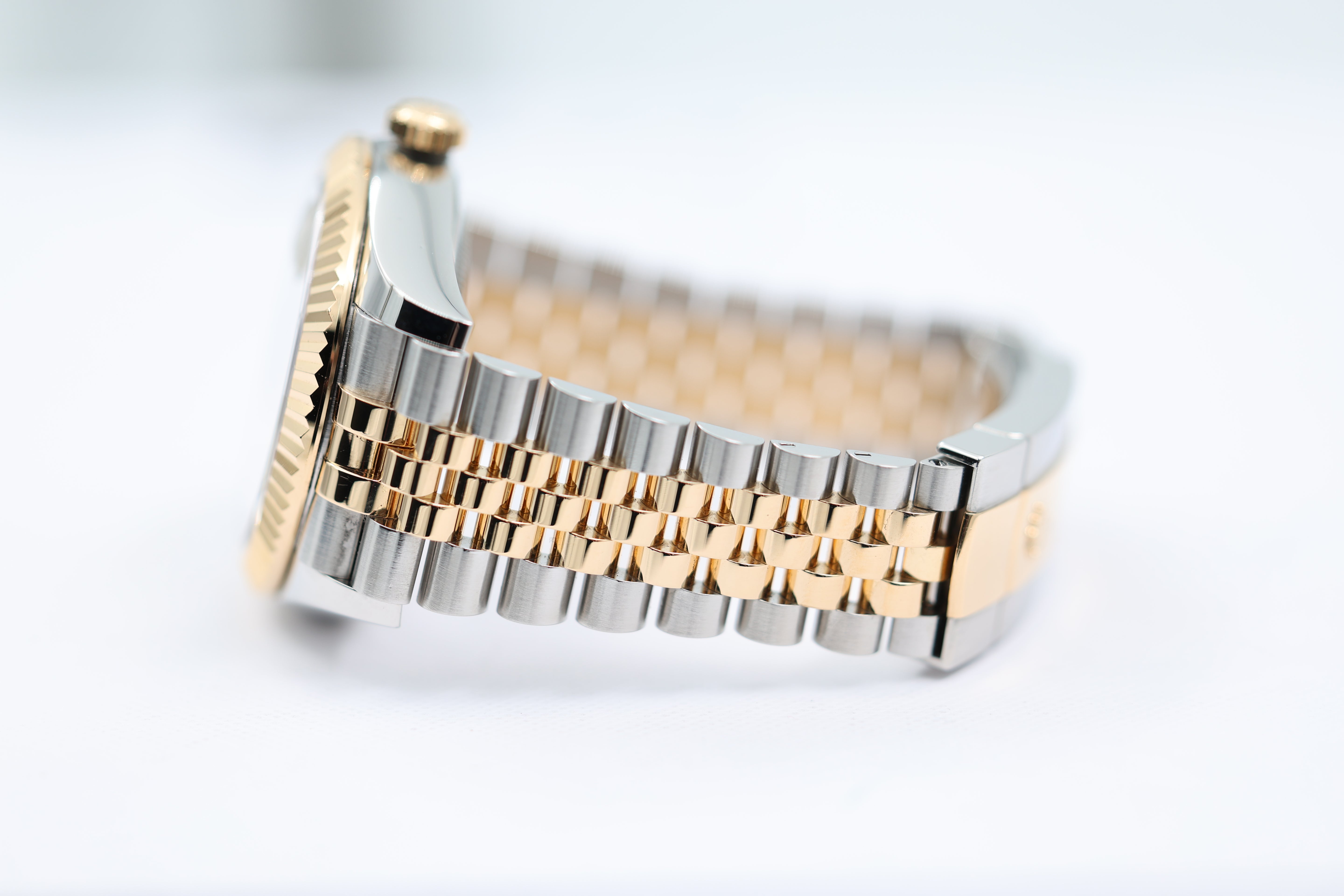 Rolex - Sky-Dweller - White Dial - 326933 - 2022