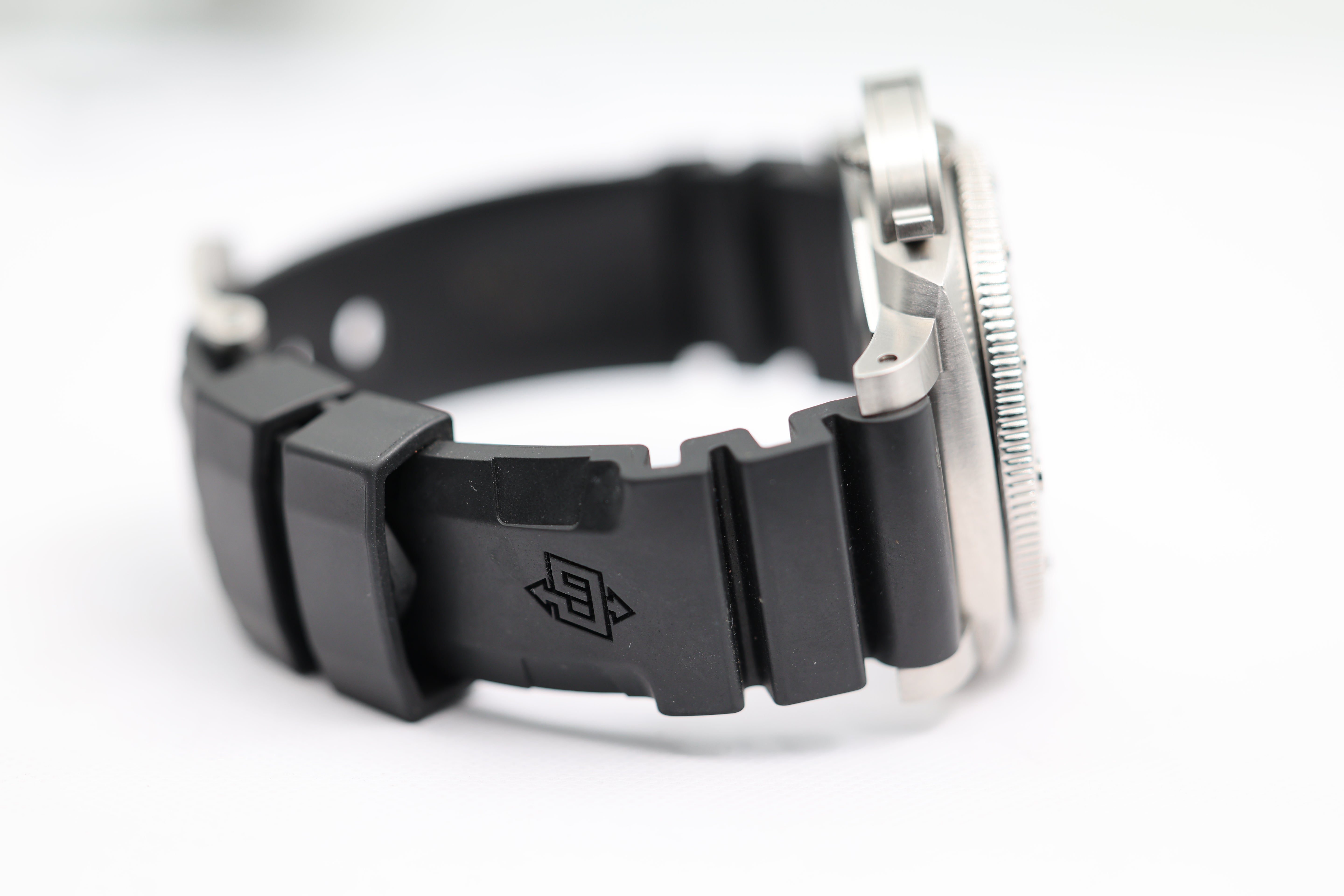 Panerai - Submersible - White Dial - PAM02223 - 2024