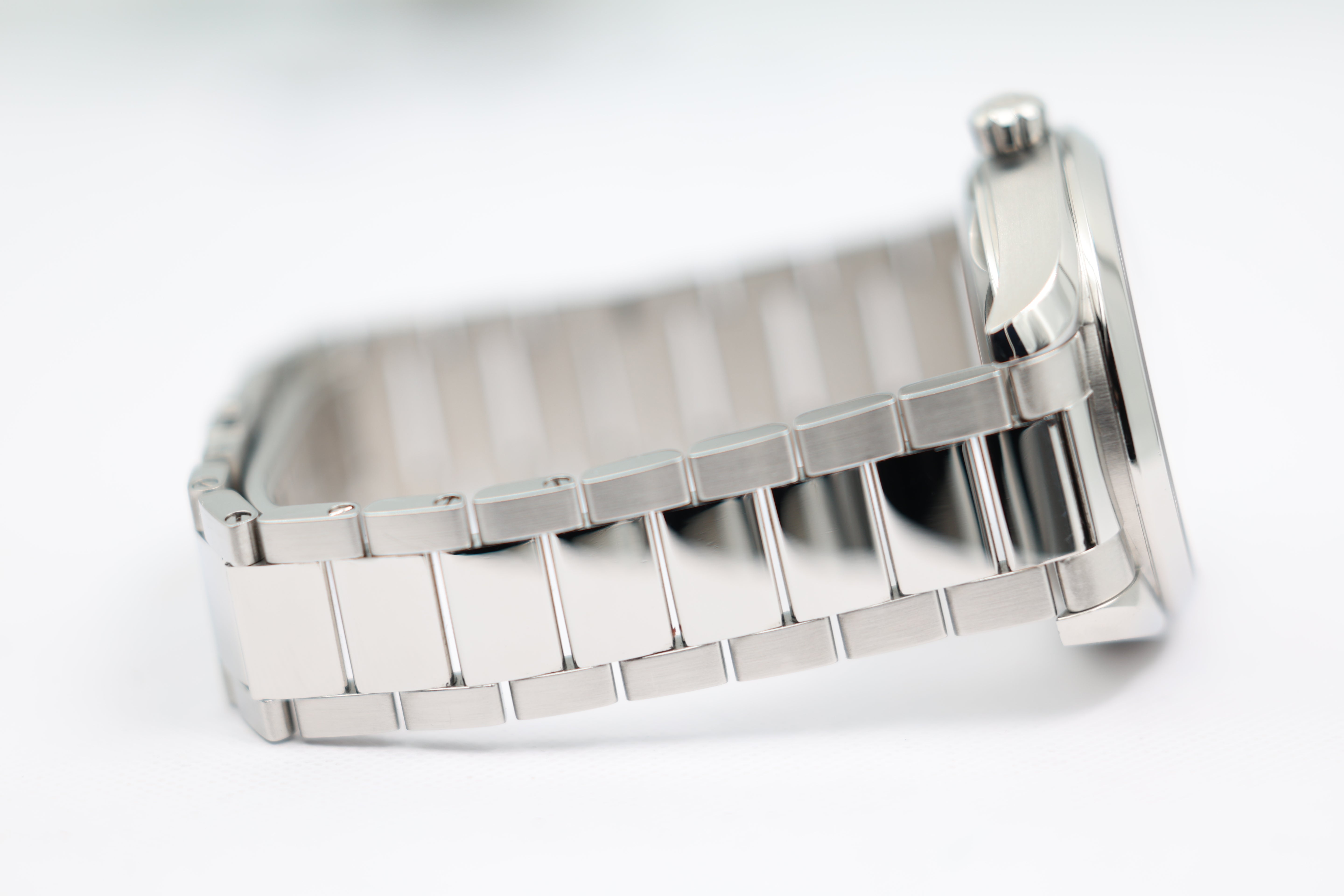 Omega - Seamaster Aqua Terra - Grey Dial - 220.10.41.21.06.001 - 2020