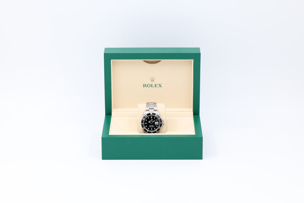 Rolex - Submariner Date – Black – 16610