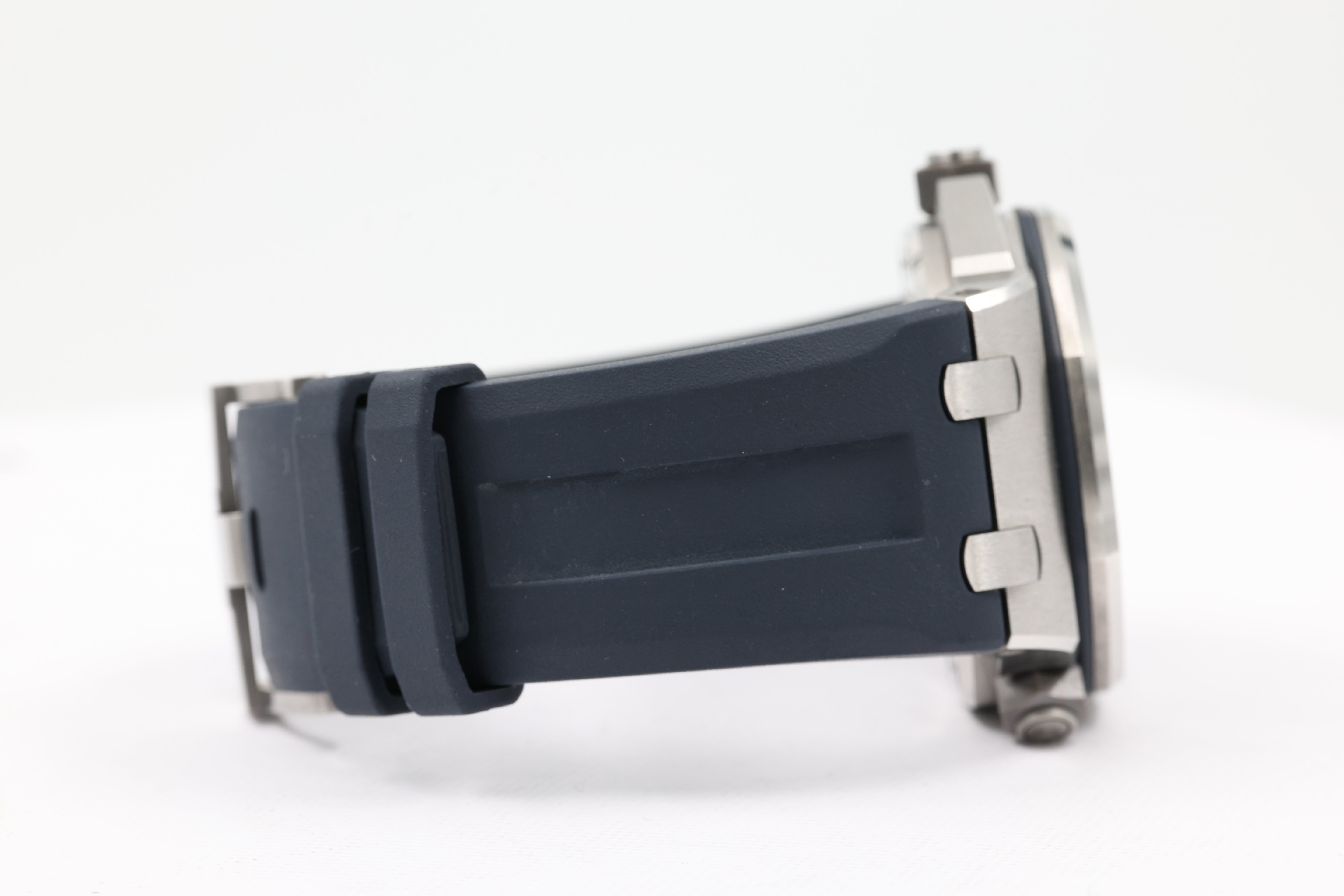 Audemars Piguet - Royal Oak Offshore Diver - Grey Dial - 15720ST - 2025