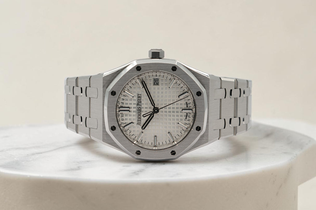 Audemars Piguet - Royal Oak - White Dial - 77450ST - 2023