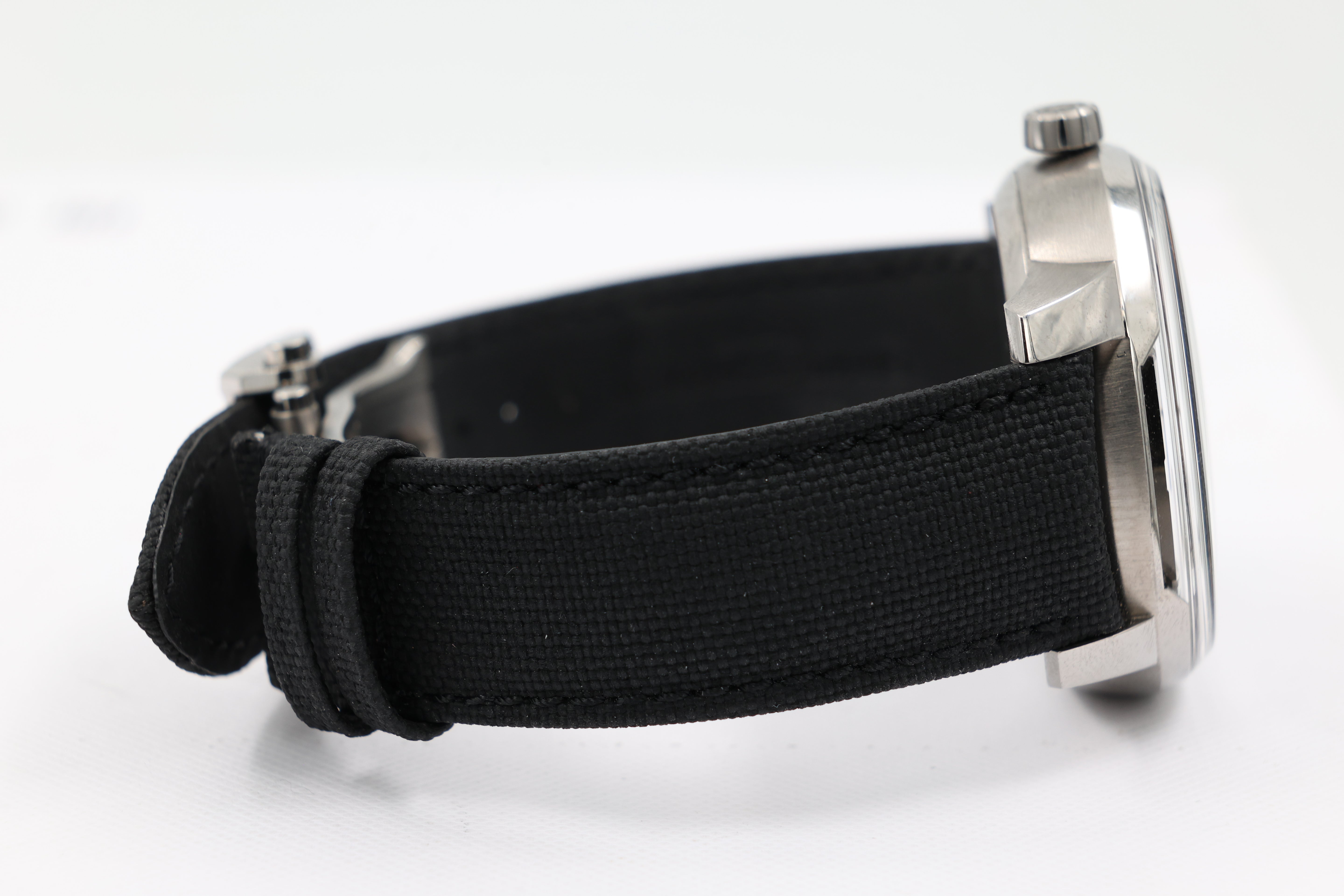 Girard-Perregaux - Neo Constant Escapement - Skeleton Dial - 93510-21-1930-5CX - 2025