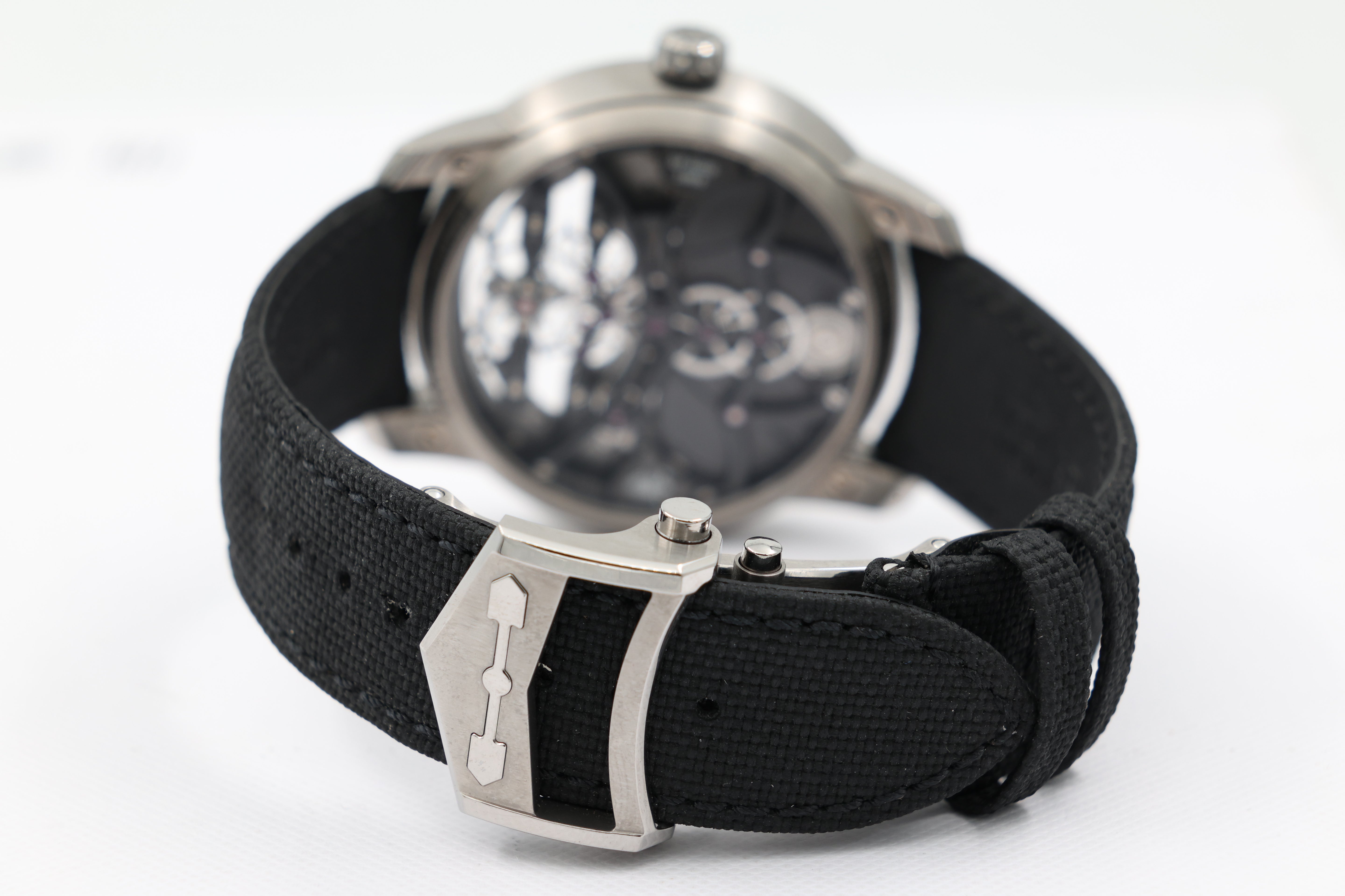 Girard-Perregaux - Neo Constant Escapement - Skeleton Dial - 93510-21-1930-5CX - 2025