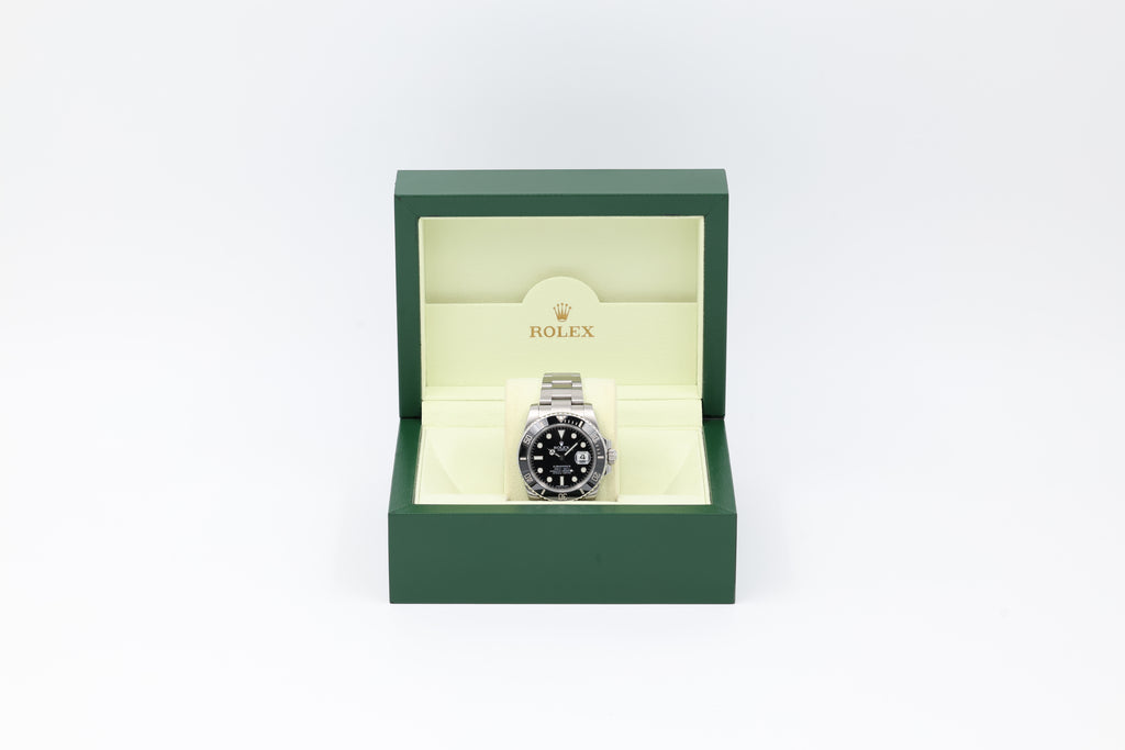 Rolex - Submariner Date – Black – 116610LN – 2011