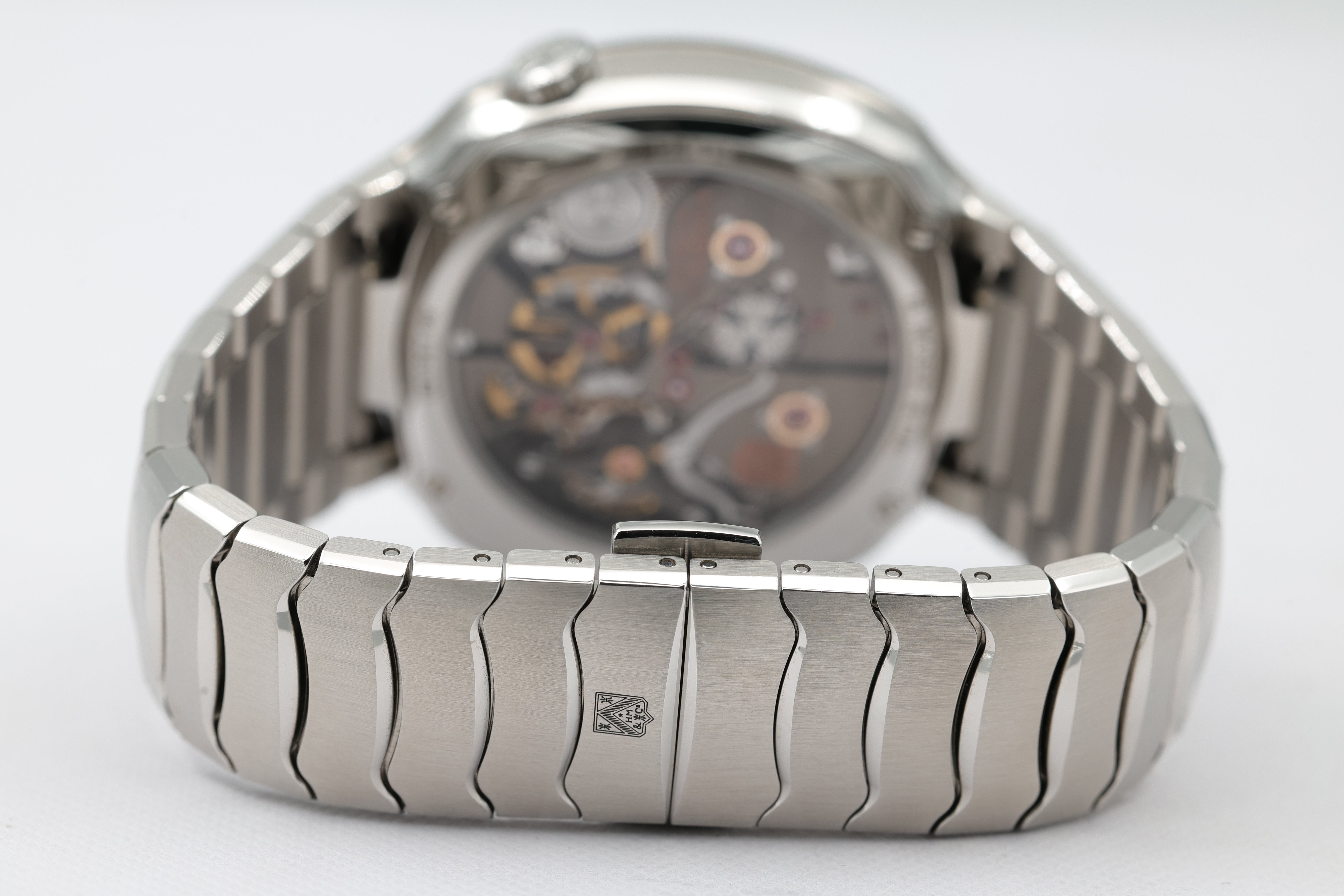 H. Moser & Cie. Streamliner Perpetual Calendar – Smoked Salmon Griffé – 6812-1200 – 2025