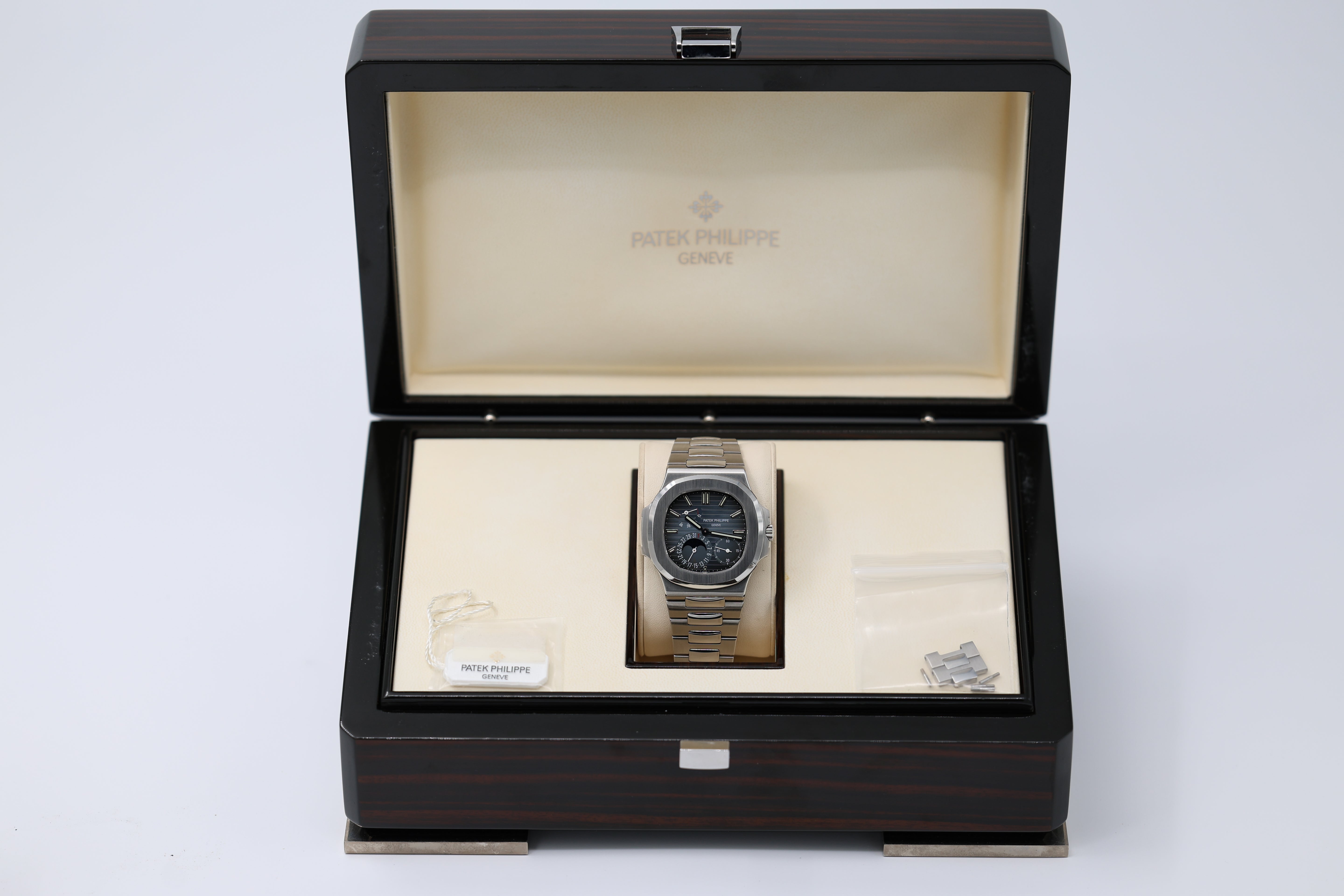 Patek Philippe - Nautilus - Blue Dial - 5712/1A-001 - 2008