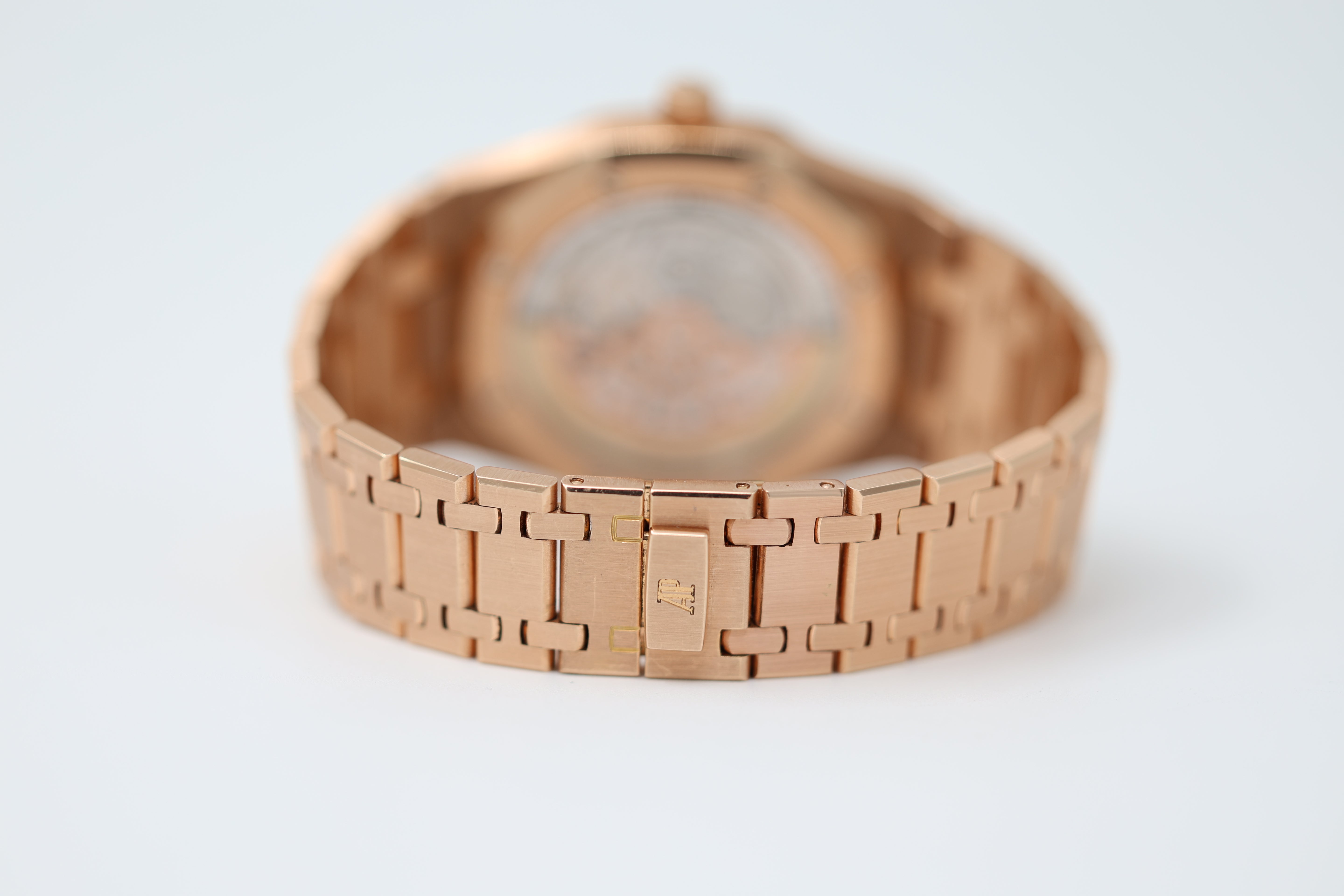 Audemars Piguet - Royal Oak Extra-Thin - White Dial - 15202OR