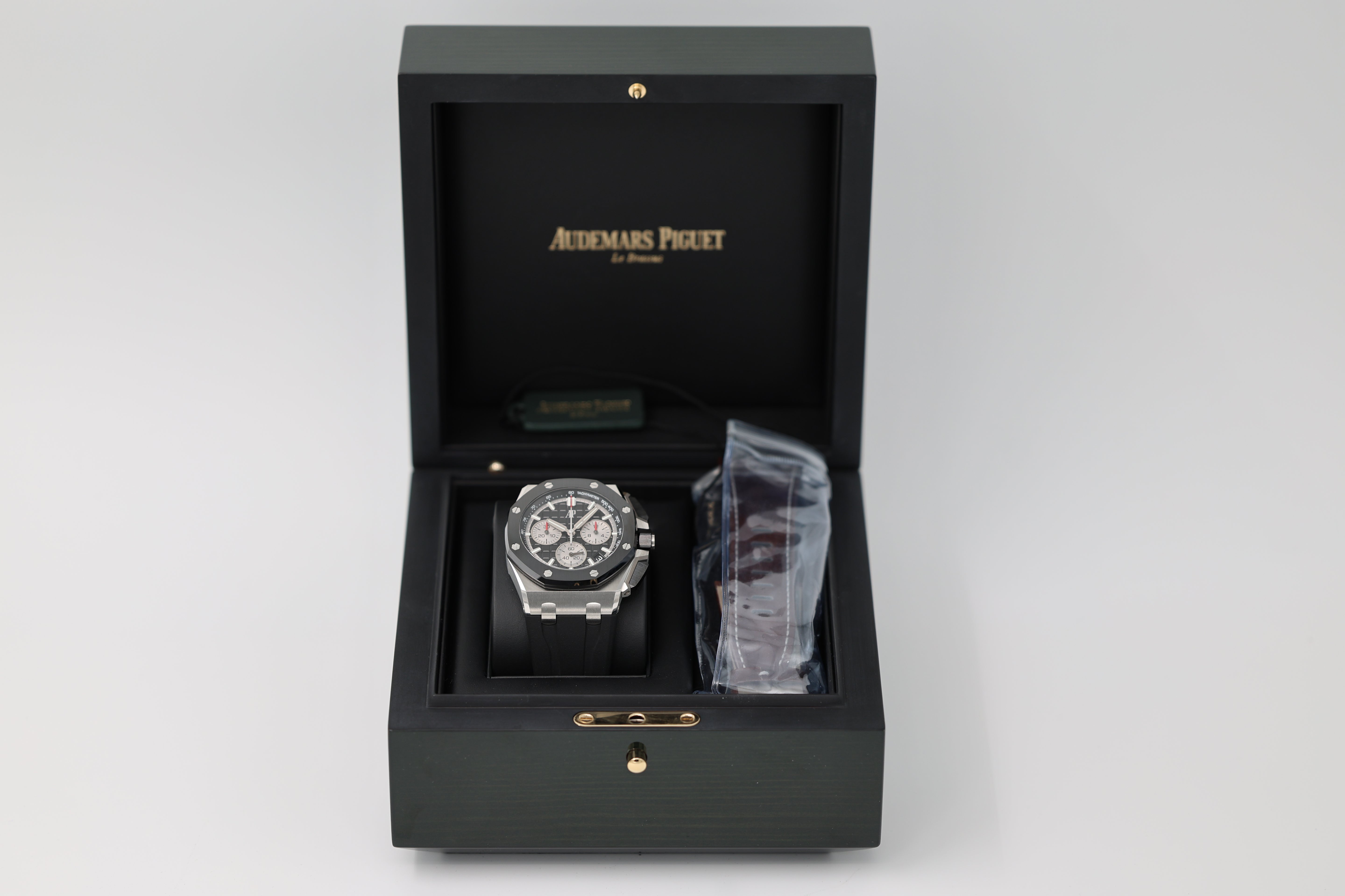 Audemars Piguet - Royal Oak Offshore - Black Dial - 26420SO - 2022