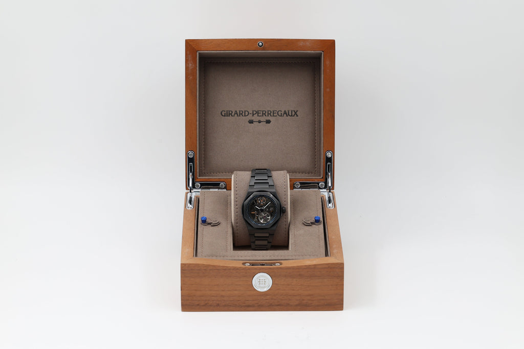 Girard-Perregaux - Laureato Skeleton "Earth to Sky" - 81015-32-432-32A