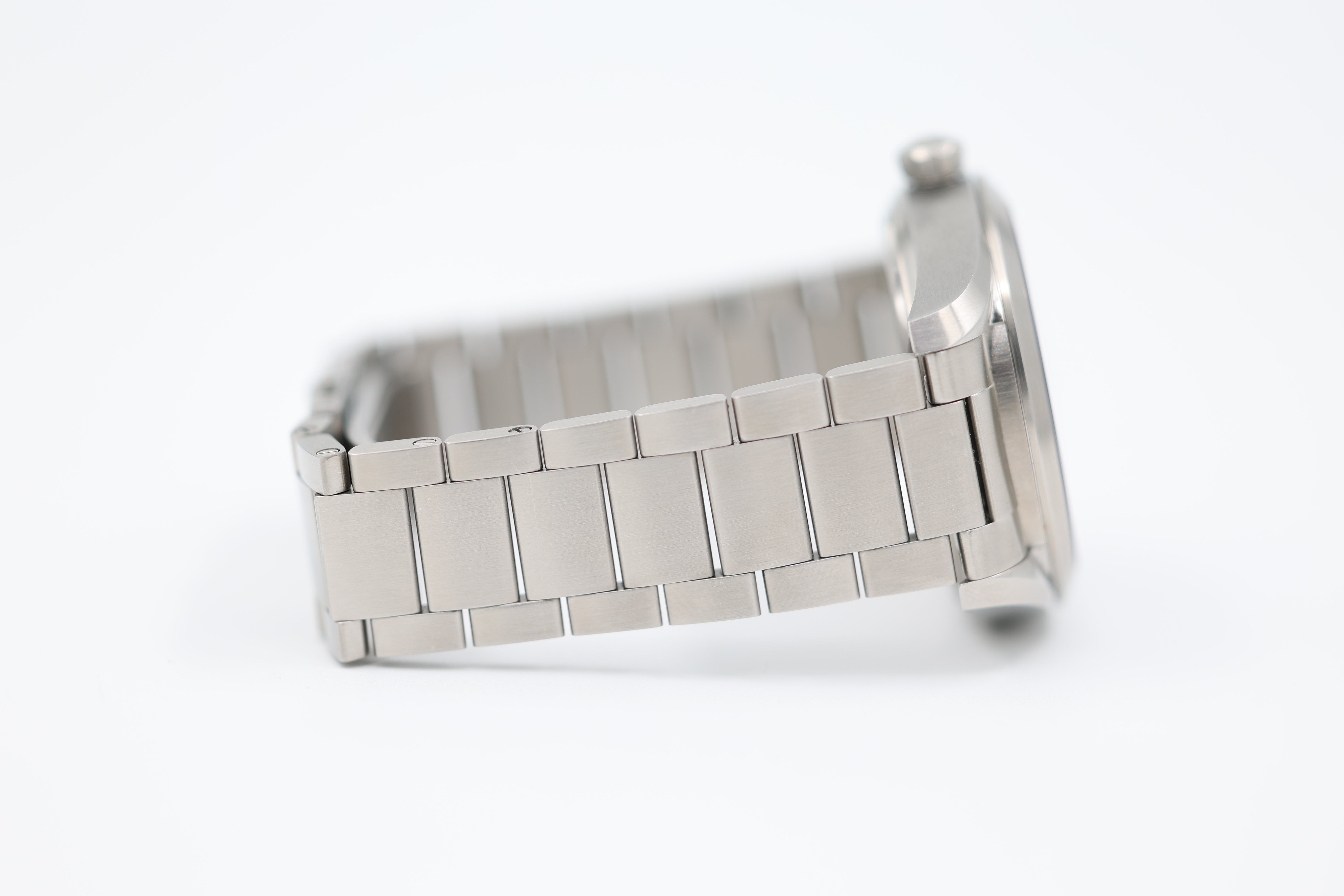 Omega - Seamaster Railmaster - Blue Dial - 220.10.40.20.03.001 - 2025