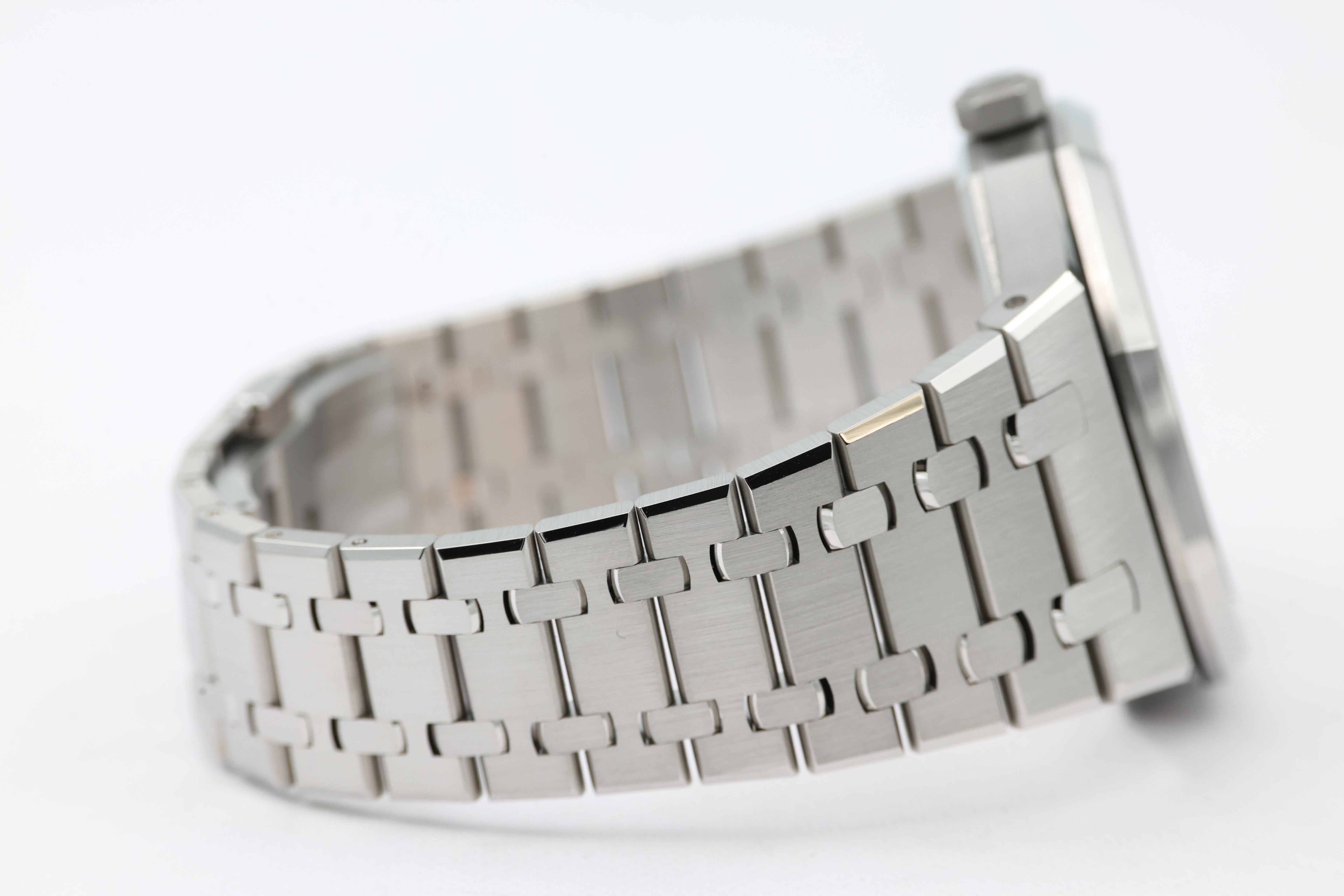 Audemars Piguet - Royal Oak – Silver – 15510ST.OO.1320ST.08 – 2023