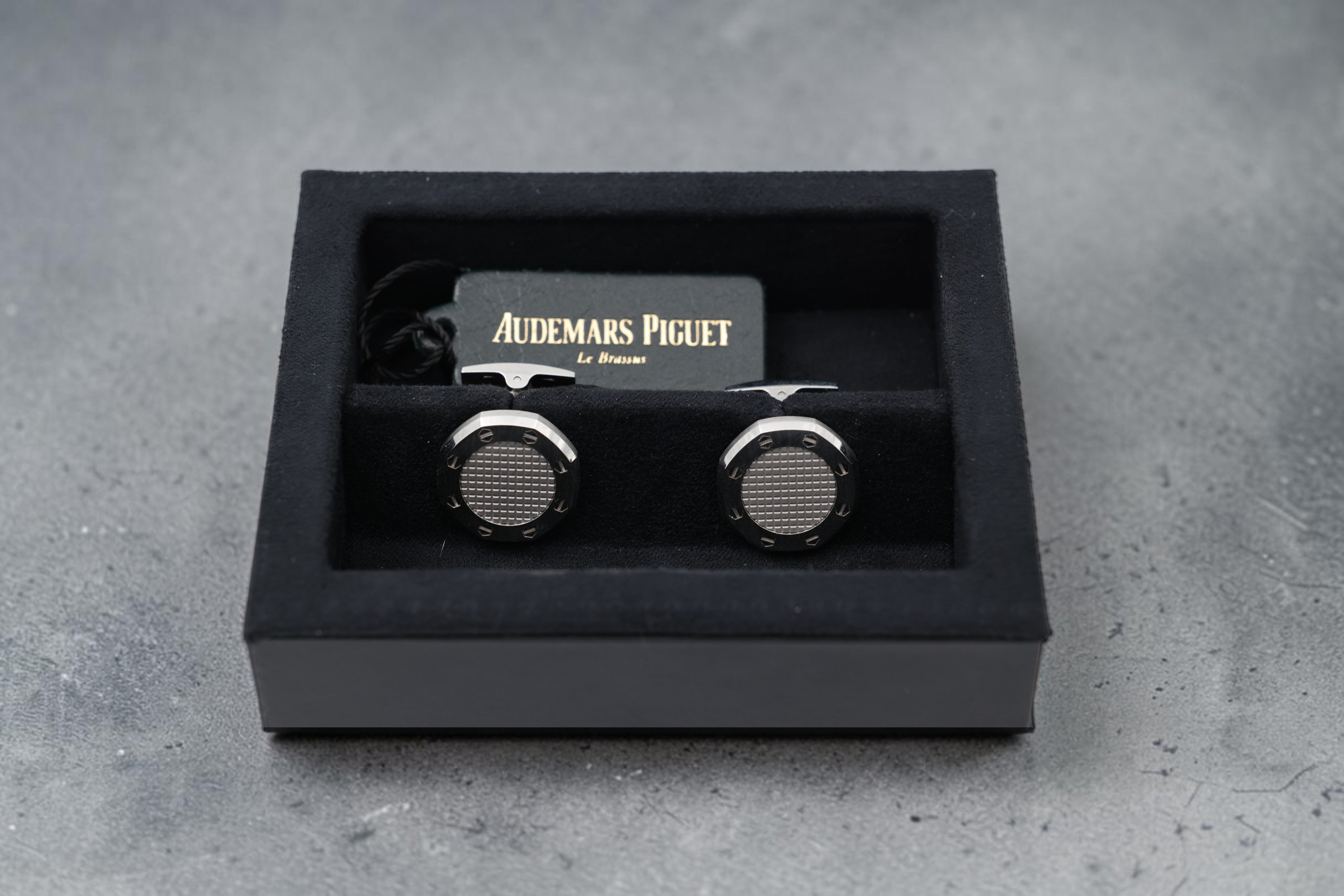 Audemars Piguet - Cuff links – BM0740.ST.O.US.NACIER