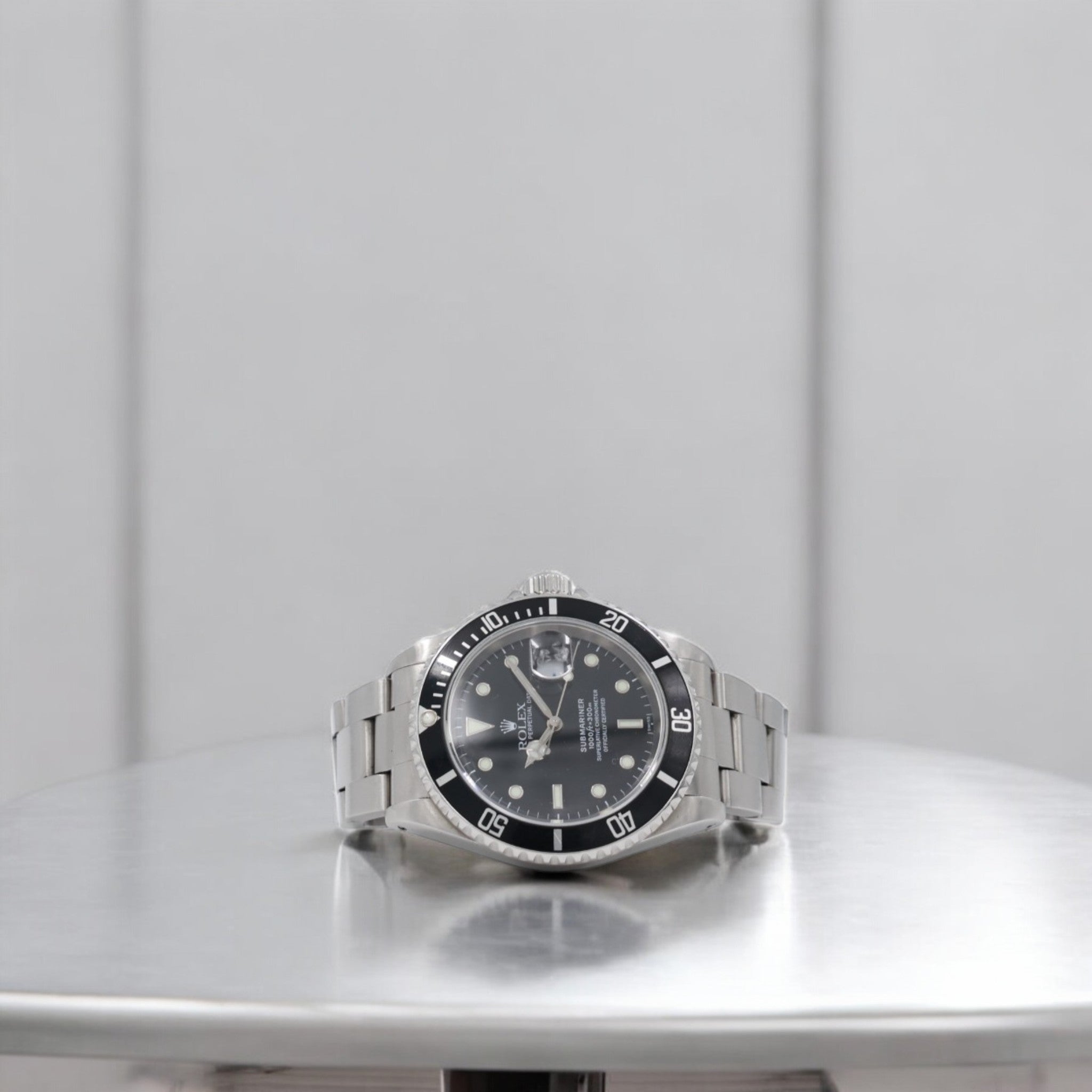 Rolex Submariner - 16610 - 1999 Swiss only dial